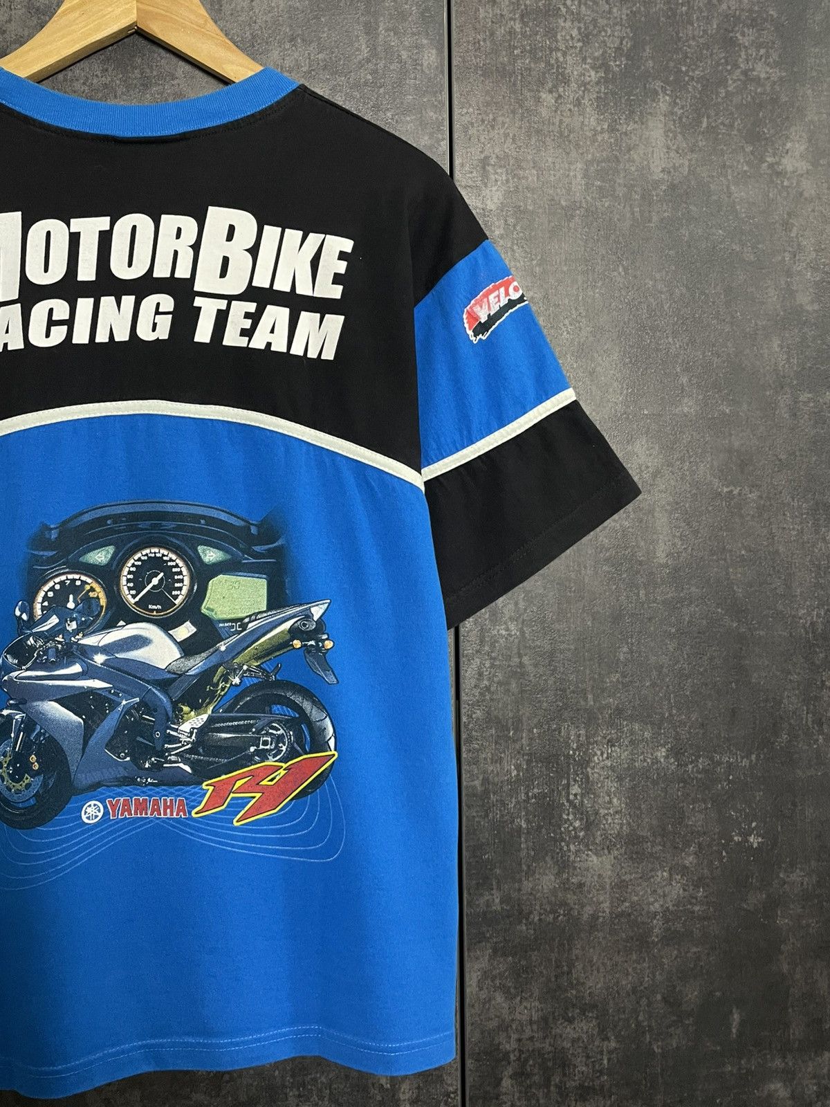 Vintage Crazy Vintage Yamaha R1 Red Bull Racing Subaru Tshirt 90s Size US L / EU 52-54 / 3 - 8 Thumbnail