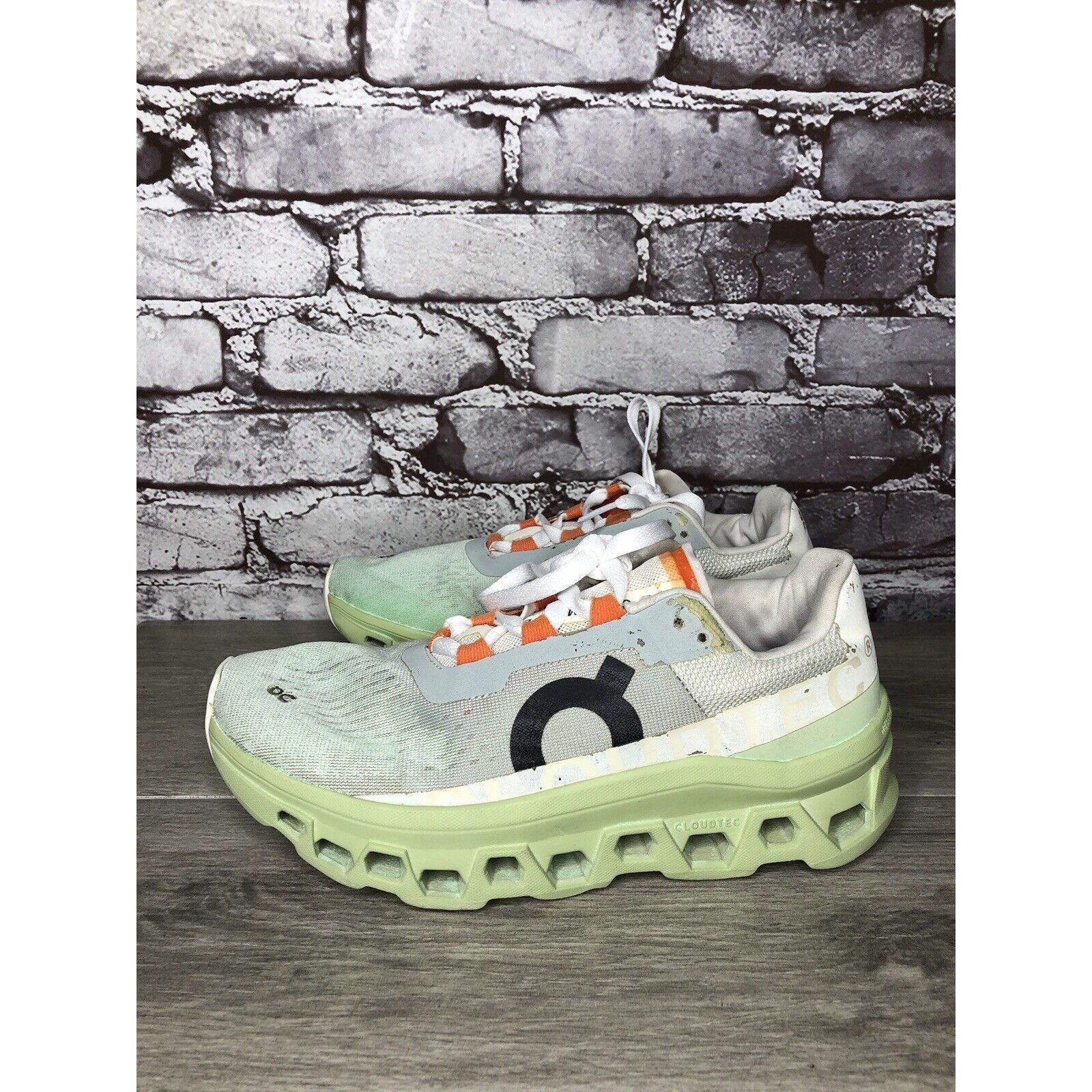 On Cloud Wide Lime Green Gray White LaceUp Gym Running Shoes