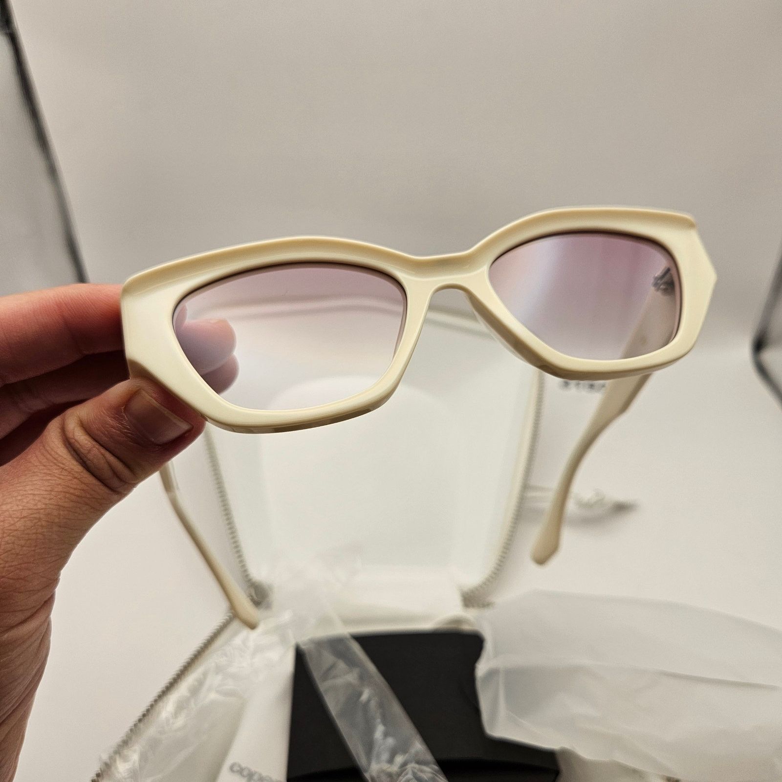 Gentle Monster GENTLE MONSTER X COPPERNI 5G 01 WHITE SUNGLASSES 52-19-144 Size ONE SIZE - 1 Thumbnail