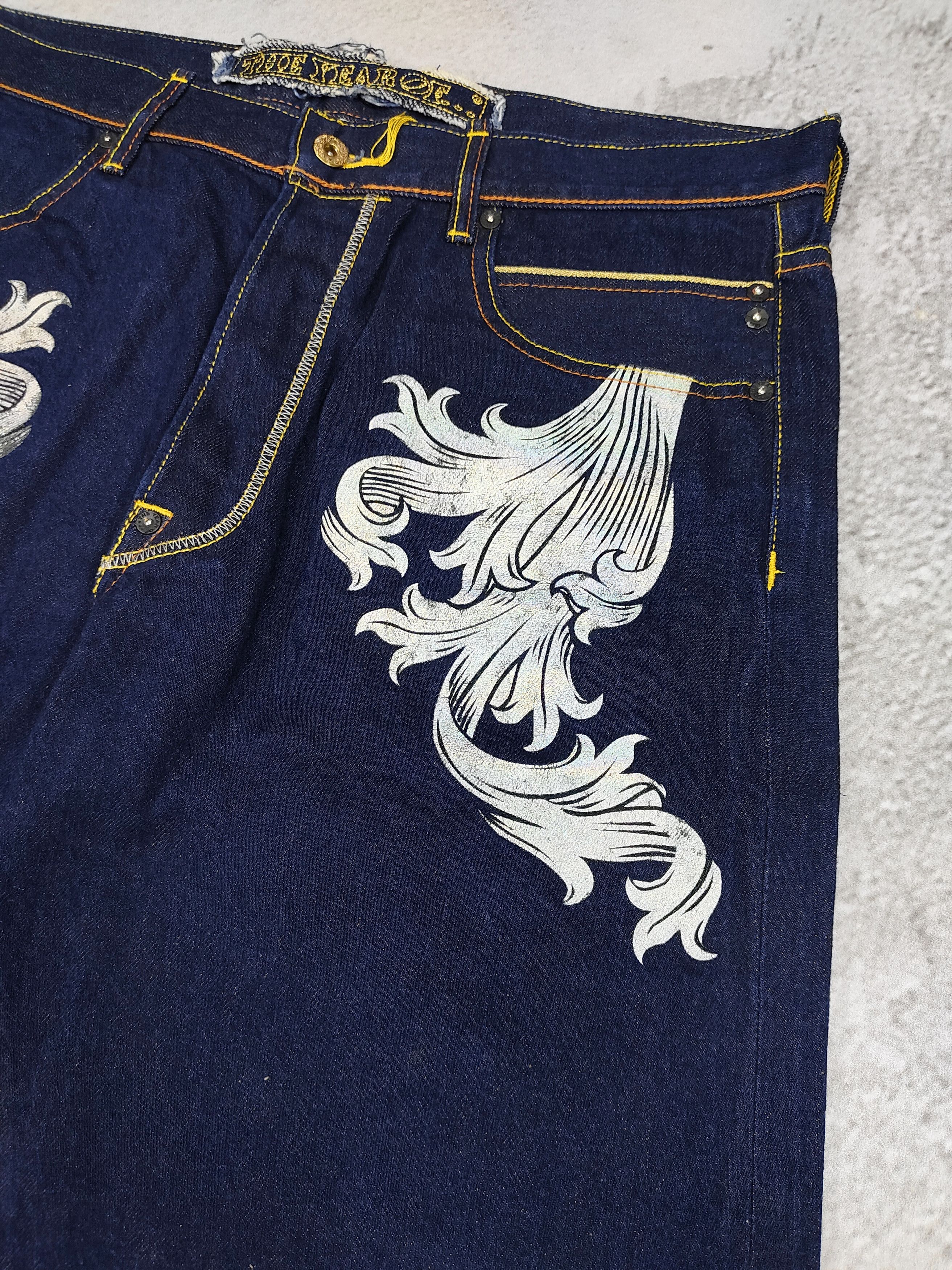 Japanese Brand The Year Of- Gothic Scroll Ornamental Artwork Selvedge Jeans Size US 36 / EU 52 - 2 Thumbnail