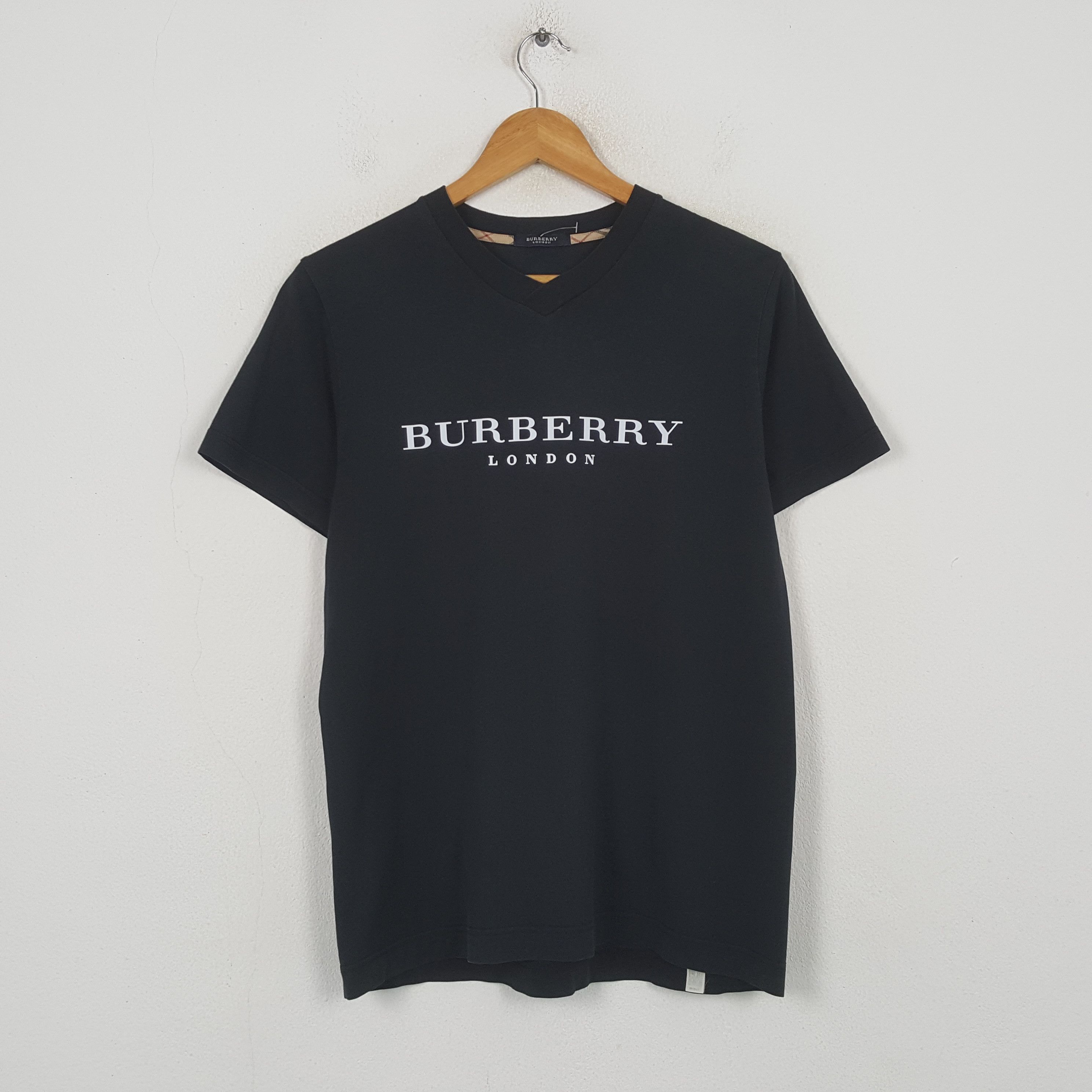 Burberry Vintage Burberry London Fashion Brand T-shirt RR30 Size US M / EU 48-50 / 2 - 1 Thumbnail
