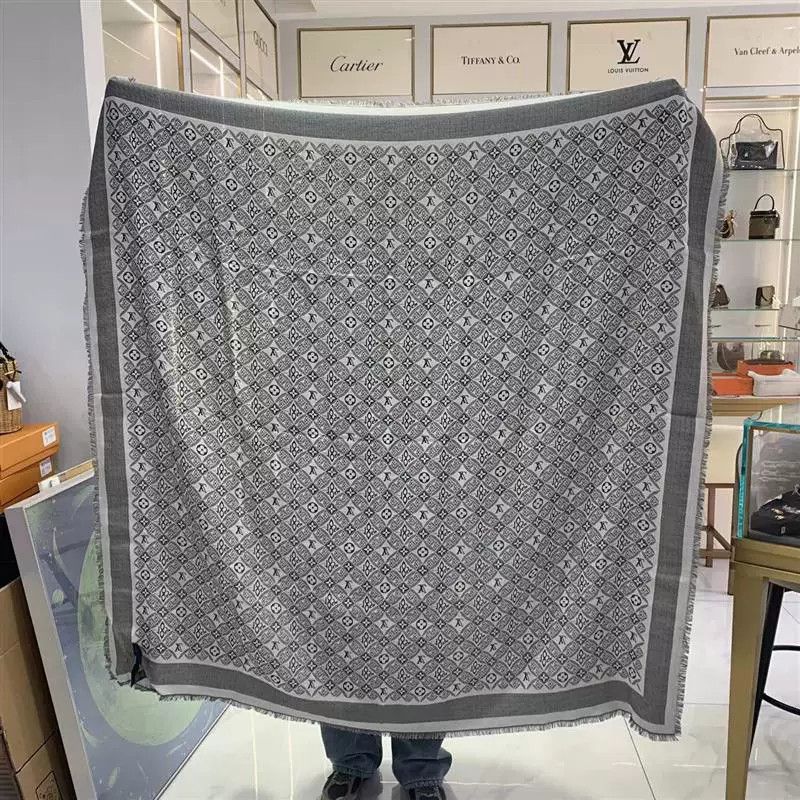 Louis Vuitton LV Classic Monogram Black White Scarf Size ONE SIZE - 1 Preview