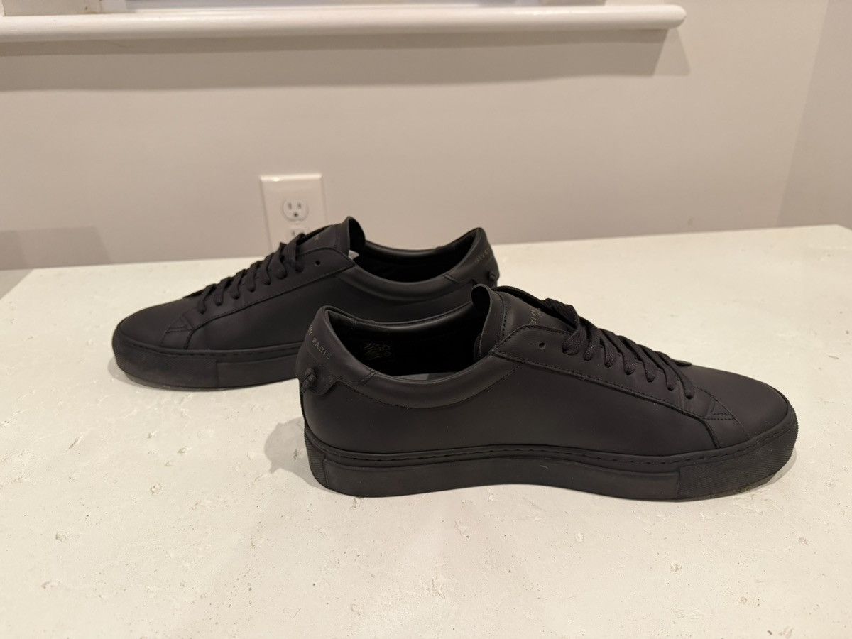 Givenchy Givenchy Low Top Leather Sneaker Size US 8.5 / EU 41-42 - 5 Thumbnail