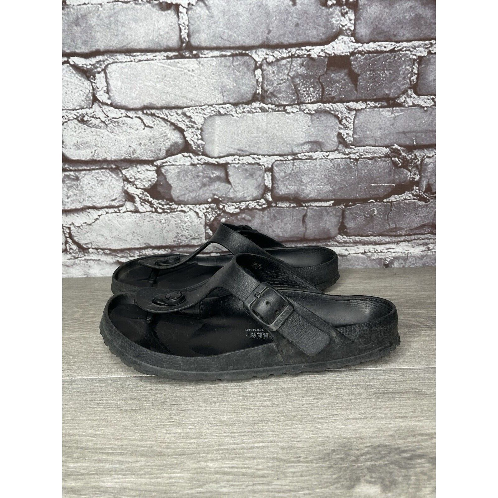 Birkenstock Birkenstock Black Foam Gizeh Strap Lightweight Sandals Women Size US 5.5 / IT 35.5 - 14 Thumbnail
