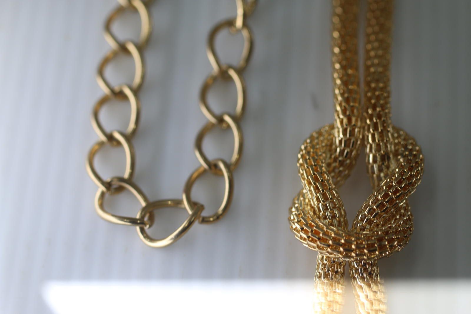 The Unbranded Brand Vintage Gold Tone Multi Necklace Rhinestone Circle Pendant Size ONE SIZE - 7 Thumbnail