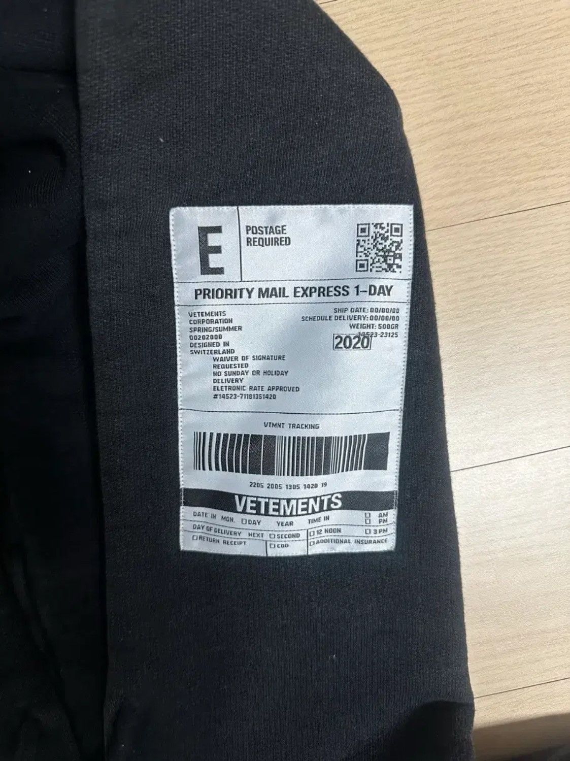 Vetements Vetements Anarchy Hoodie Size US M / EU 48-50 / 2 - 5 Thumbnail