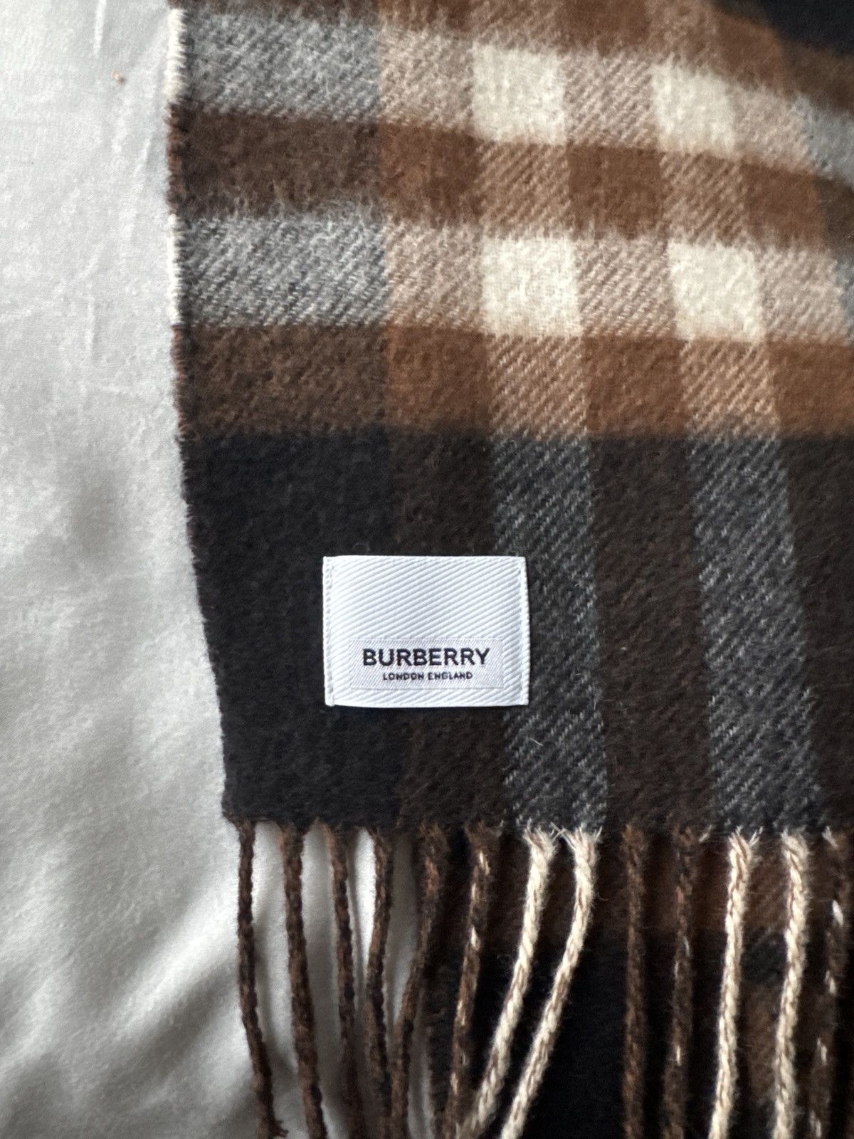 Burberry Burberry Giant Check Cashmere Scarf Size ONE SIZE - 7 Thumbnail
