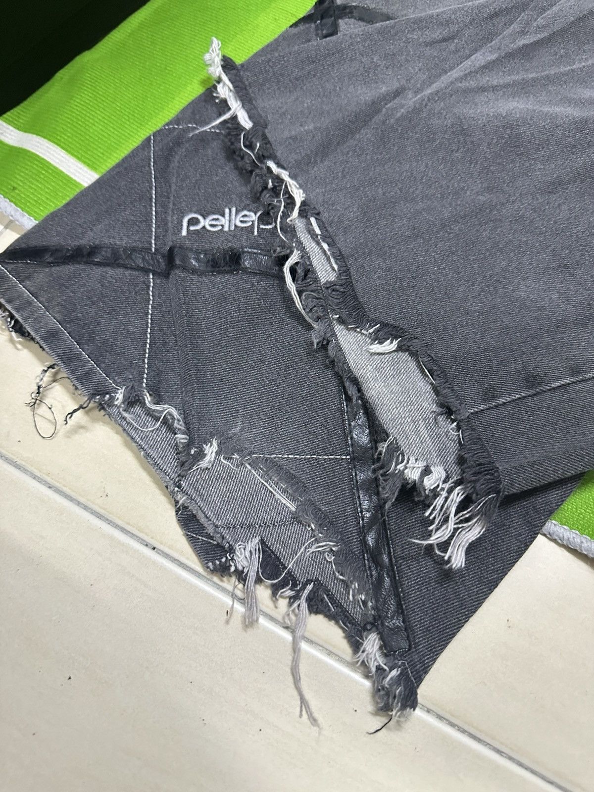 Pelle Pelle Pelle pelle baggy distressed denim pants Size US 39 - 9 Thumbnail