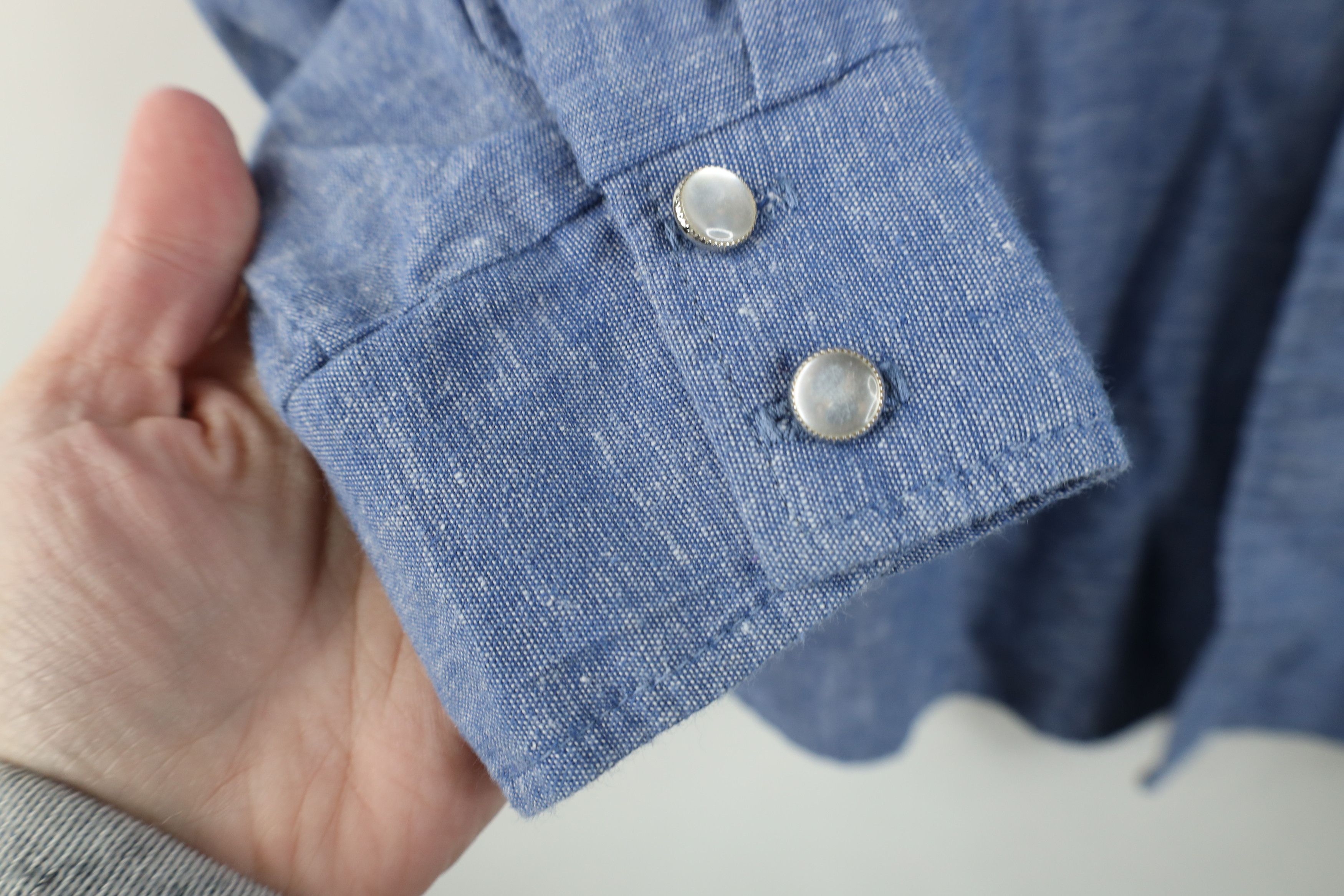 Vintage Vtg 60s 70s Chambray Embroidered Flower Collar Button Shirt Size US S / EU 44-46 / 1 - 4 Thumbnail