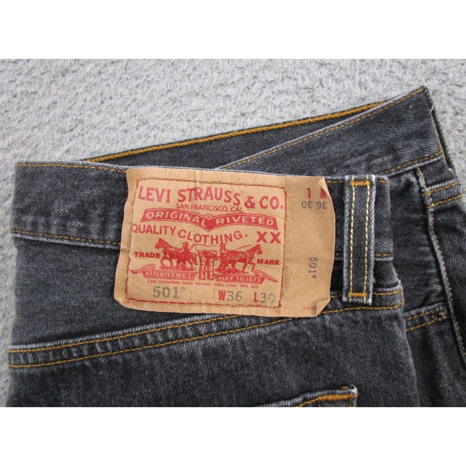 Levi's Vintage Levi's 501 Jeans Black 36x30 Button Fly Straight 34x28 Men Regular Denim Cotton Jeans Y2K Mens Black Size US 36 / EU 52 - 7 Thumbnail