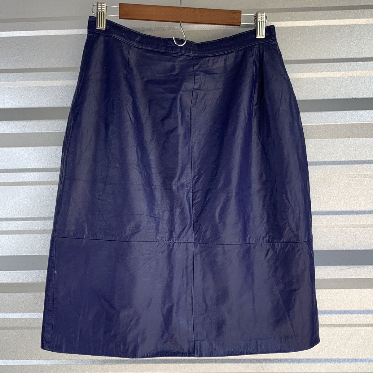 Vintage Vintage Leather Purple Pencil Skirt Size Medium Comint Size 34" / US 12 / IT 48 - 1 Thumbnail