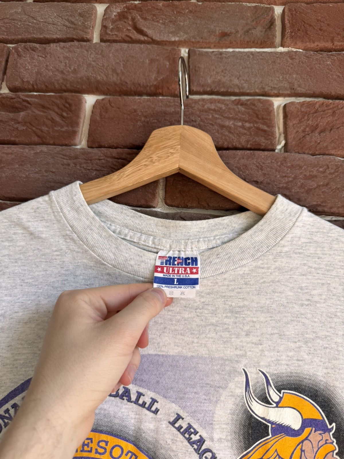 NFL Vintage Minnesota Vikings Tee 90s NFL NHL NBA HYPE STREETWEA Size US L / EU 52-54 / 3 - 7 Thumbnail
