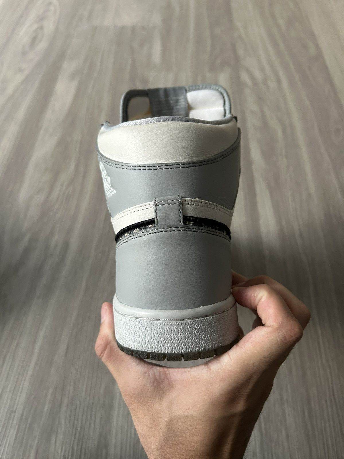 Dior × Jordan Brand Dior x Air Jordan Retro 1 High Size 8.5 Size US 8.5 / EU 41-42 - 15 Thumbnail