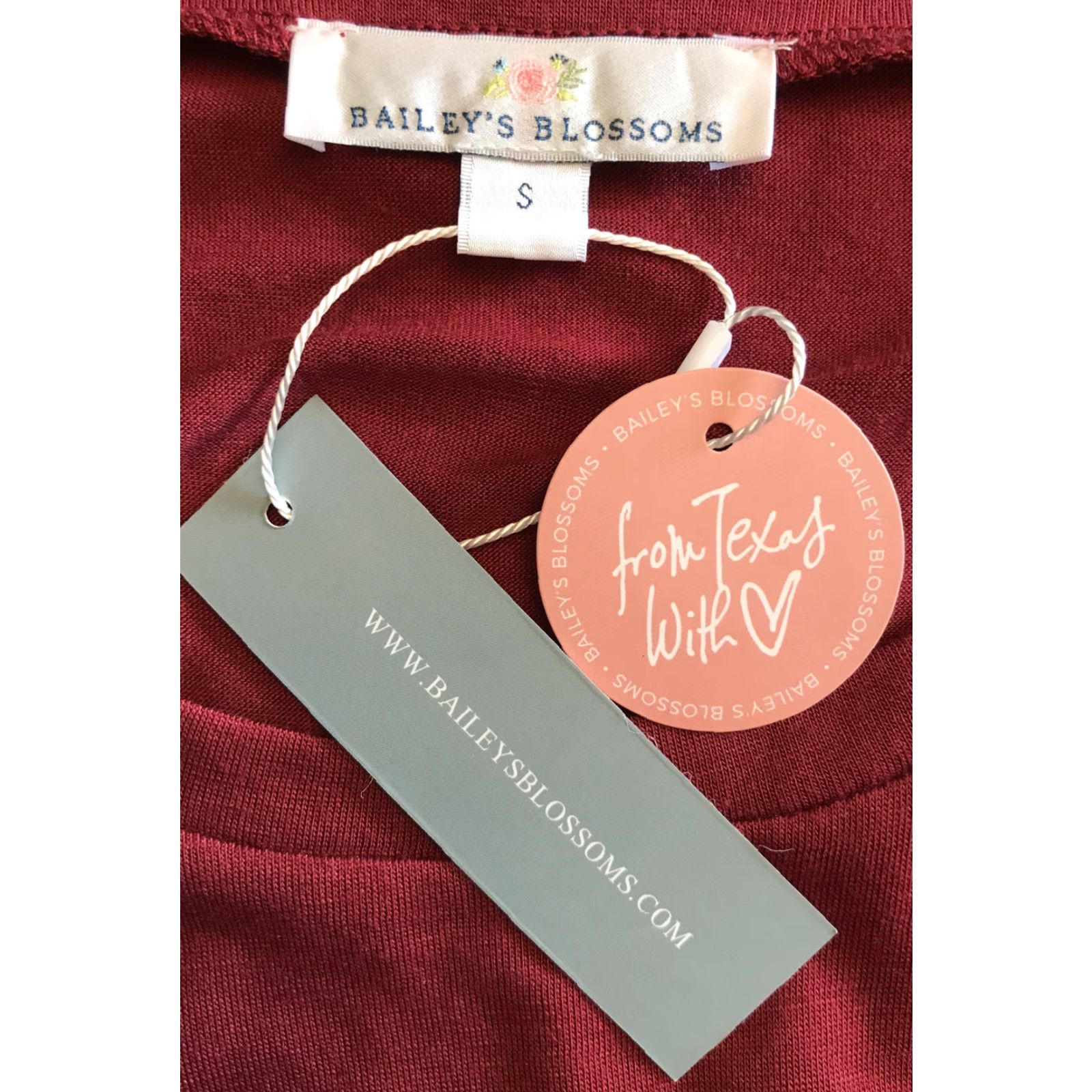 Vintage Baileys Blossoms Shirt Women S Red Long Sleeve Pullover Knit Round Neck Graphic Funny Casual NWT B603 Size S / US 4 / IT 40 - 3 Thumbnail