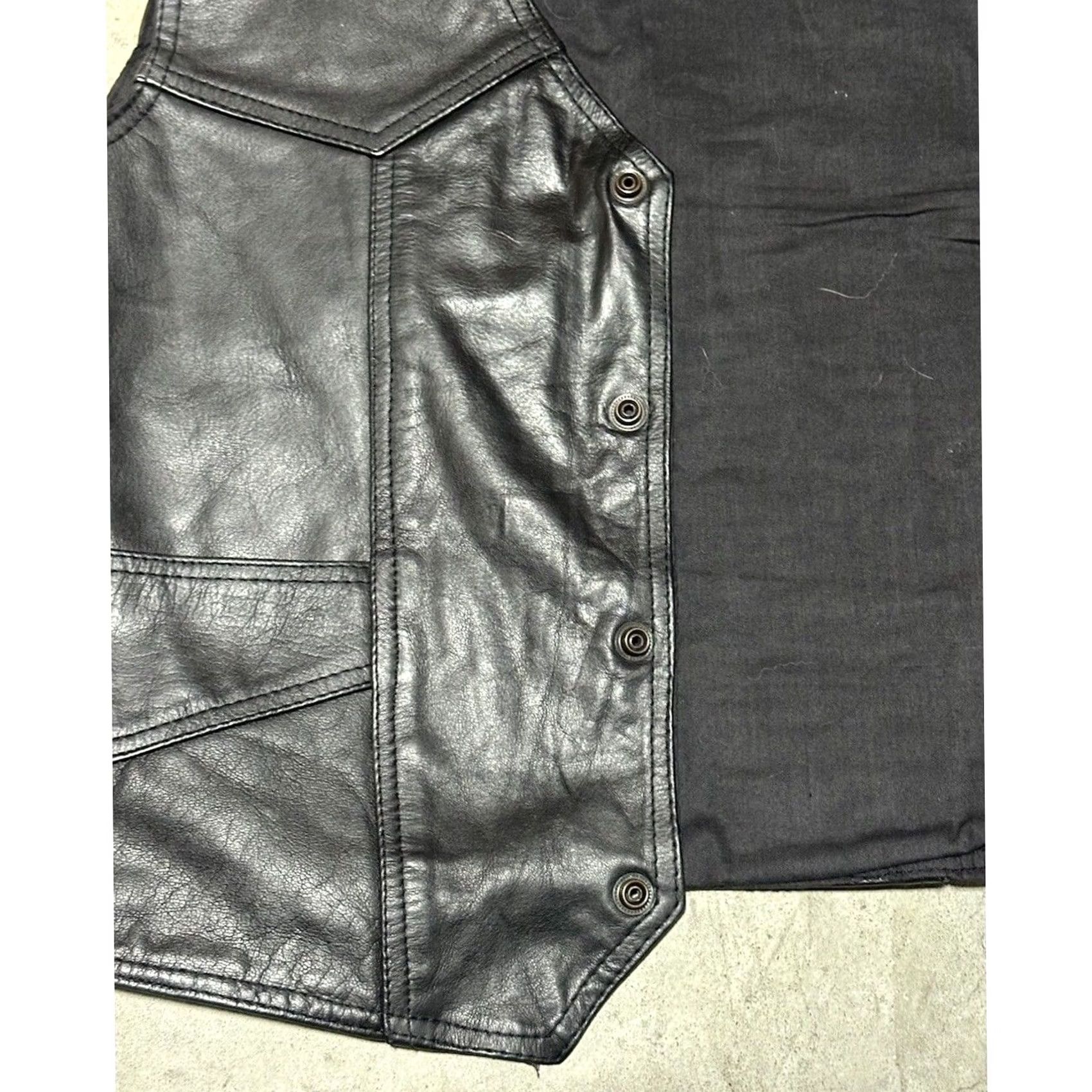 Vintage VINTAGE The New Age Style Black Faux Leather Biker Moto Vest Size Large Men's Size US L / EU 52-54 / 3 - 3 Thumbnail