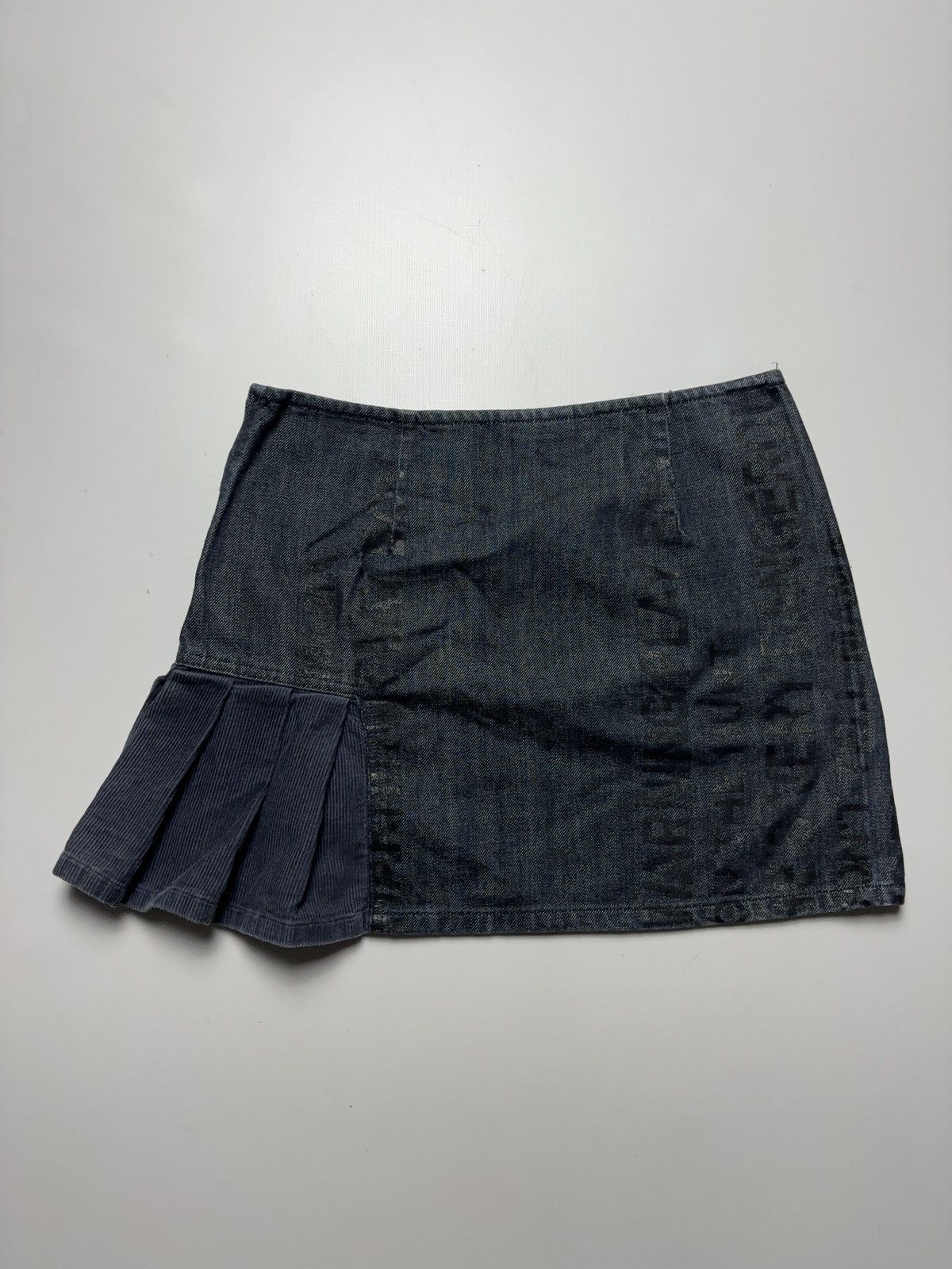 Japanese Brand × Vintage VINTAGE PRINTED PLAYBOY PLEATED MINI AVANT GARDE DENIM SKIRT Size 27" / US 4 / IT 40 - 2 Thumbnail