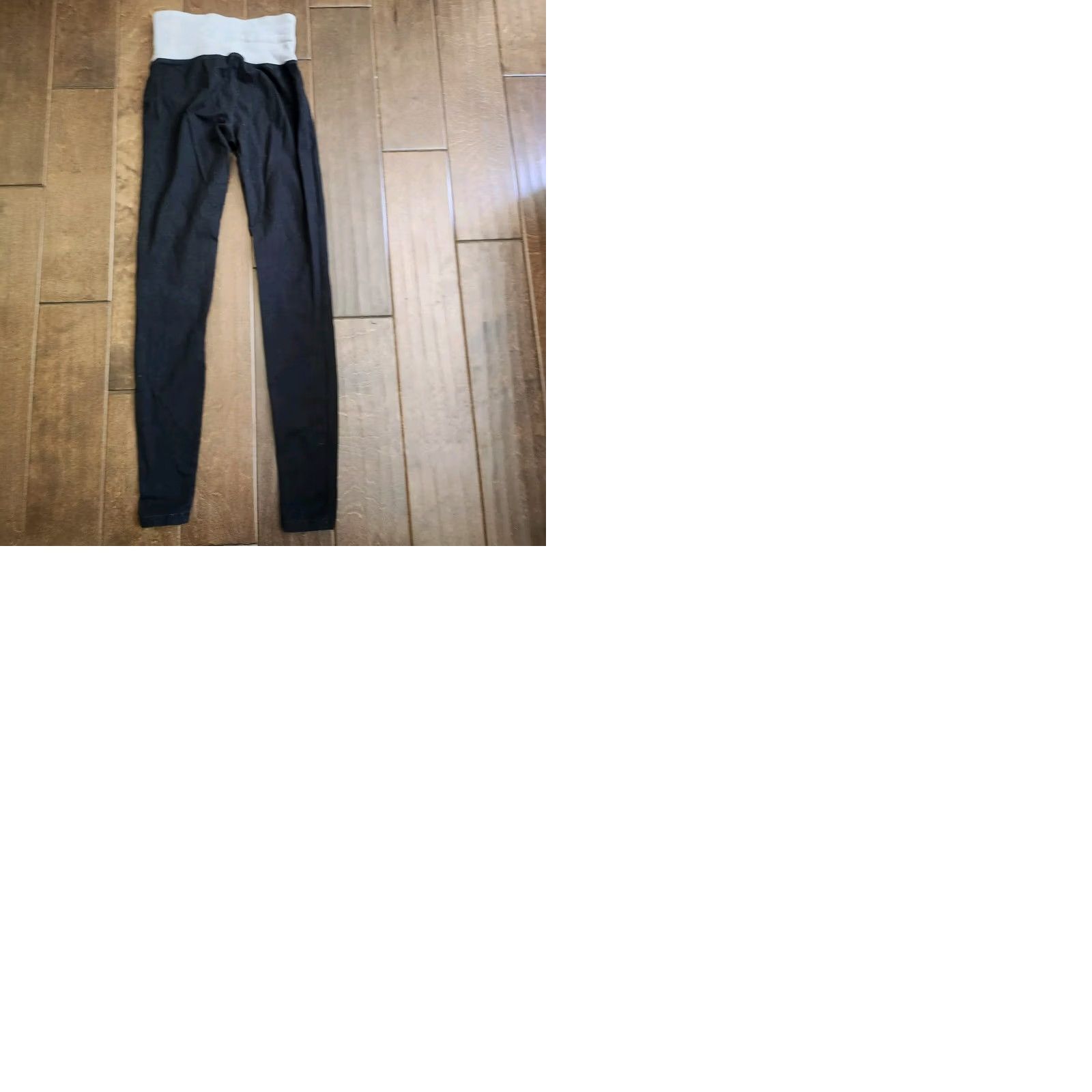 Forever 21 FOREVER 21 Leggings Women's Junior Gray Black XS Ankle Solid Casual Activewear Yoga Gym & Training Running & Jogging Boys Girls? Size 26" / US 2 / IT 38 - 9 Thumbnail