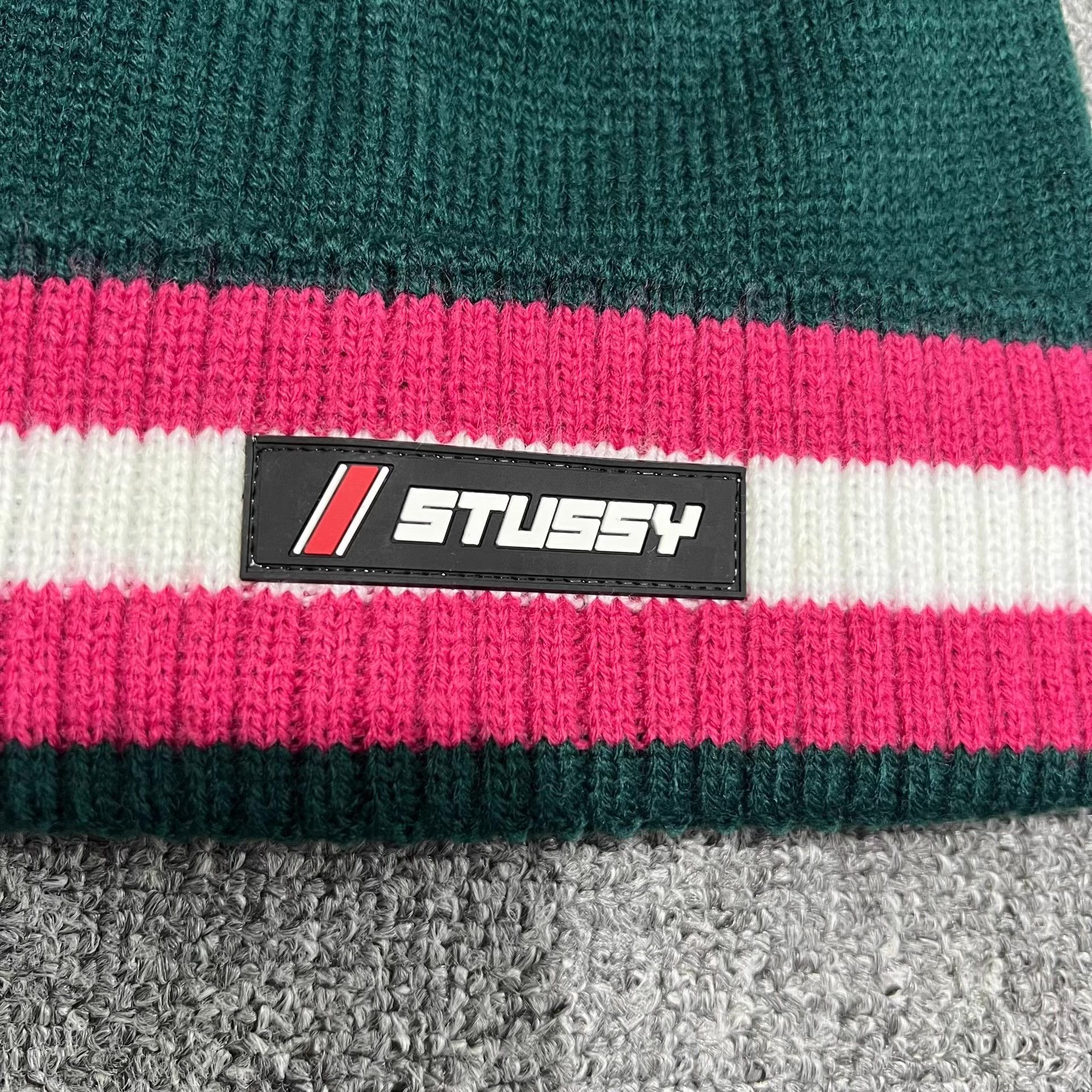 Stussy Stussy Rubber Logo Color Block Knit Beanie Q7 Size ONE SIZE - 8 Thumbnail