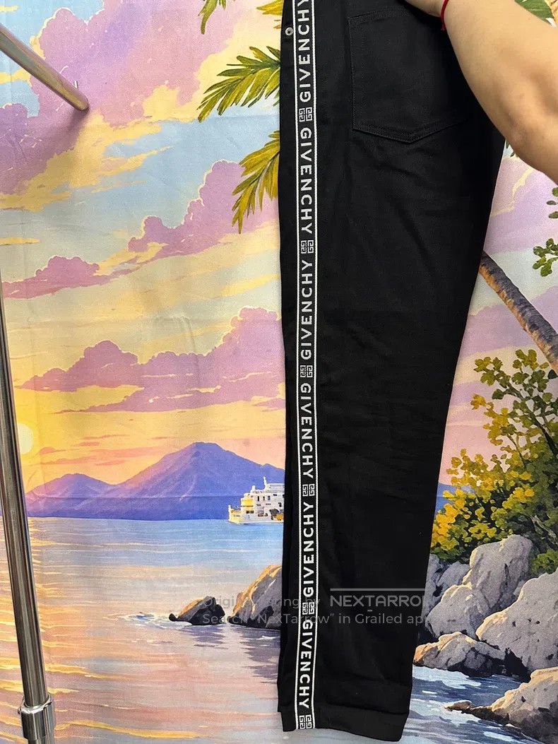 Givenchy Givenchy Denim Jeans with Single Side Logo Trim Size US 33 - 6 Thumbnail
