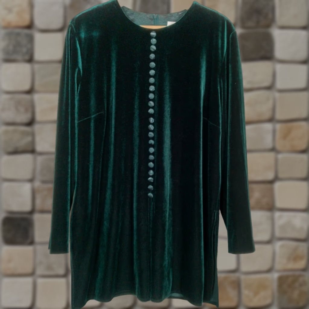 Velour Vintage J.B.S. LTD Emerald Green Velour Blouse 16W Round Neckline Long Sleeve Button Accent Fairy Fairycore Renaissance Whimsy Vintage 1990s Size XXL / US 16-18 / IT 52-54 - 1 Thumbnail
