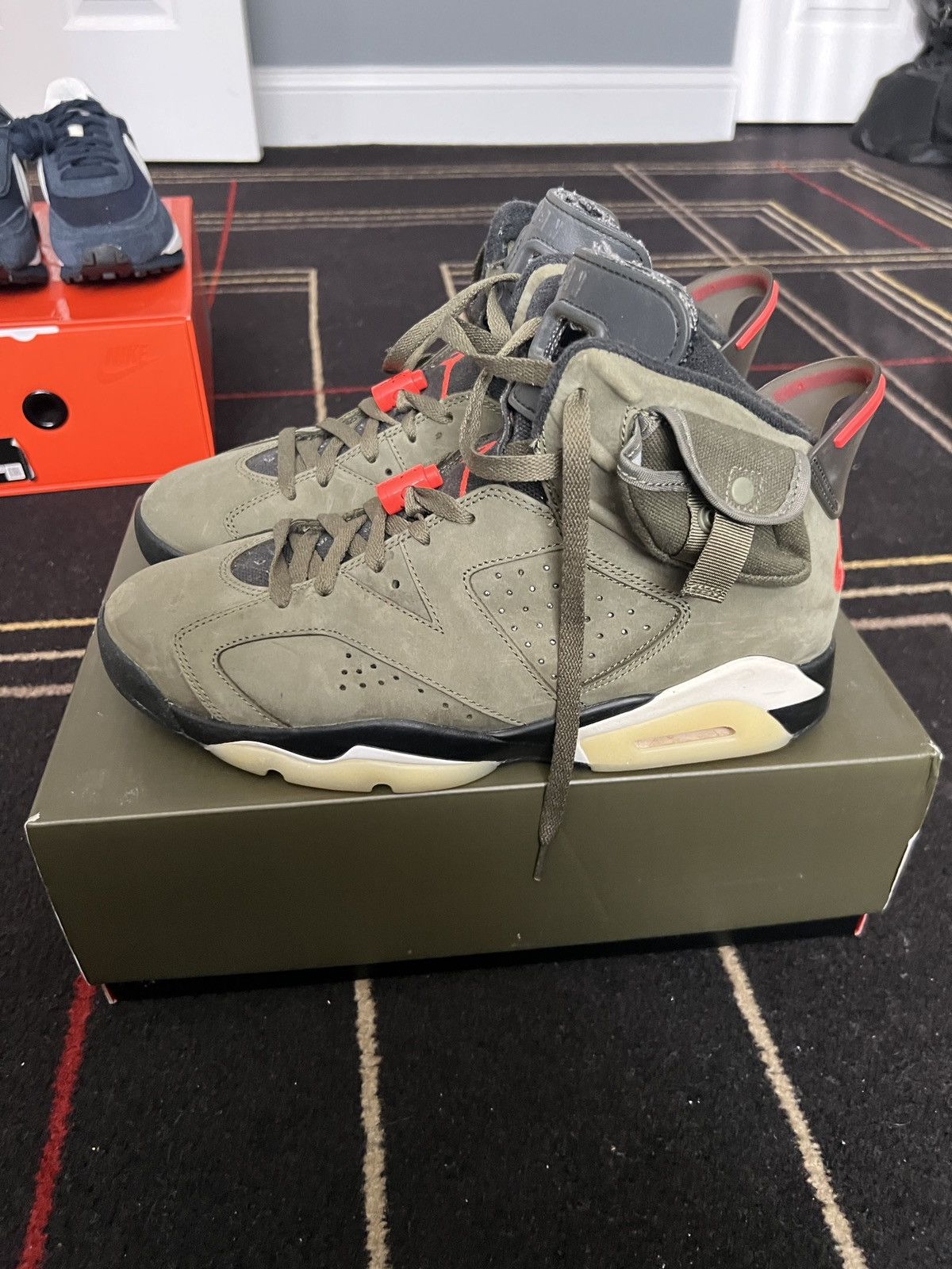 http:// Travis Scott 6s main image 0