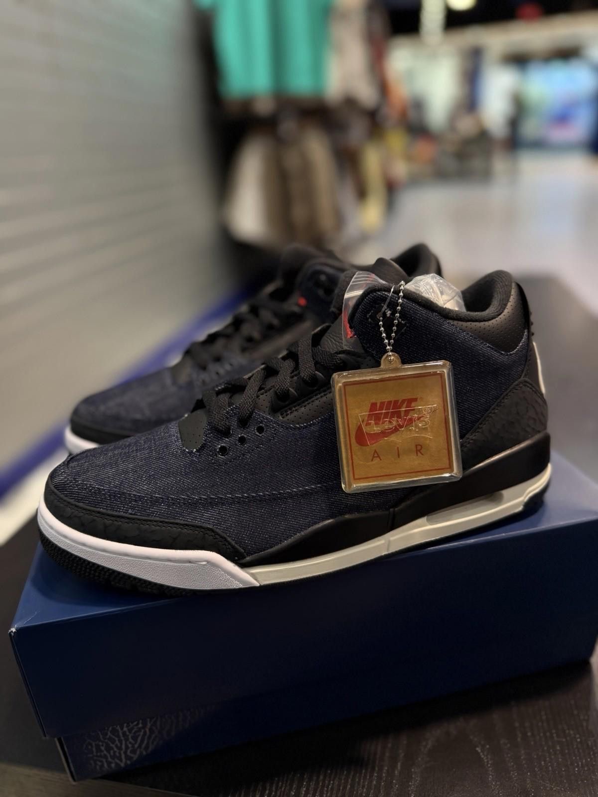Jordan Brand Levi's x Air Jordan 3 Retro Men's Size (12) Indigo Denim Size US 12 / EU 45 - 4 Thumbnail
