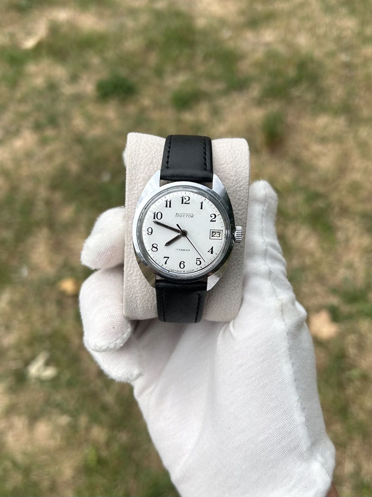 Vintage Vintage Watch Vostok USSR Soviet Mechanical 1980s Size ONE SIZE - 8 Thumbnail