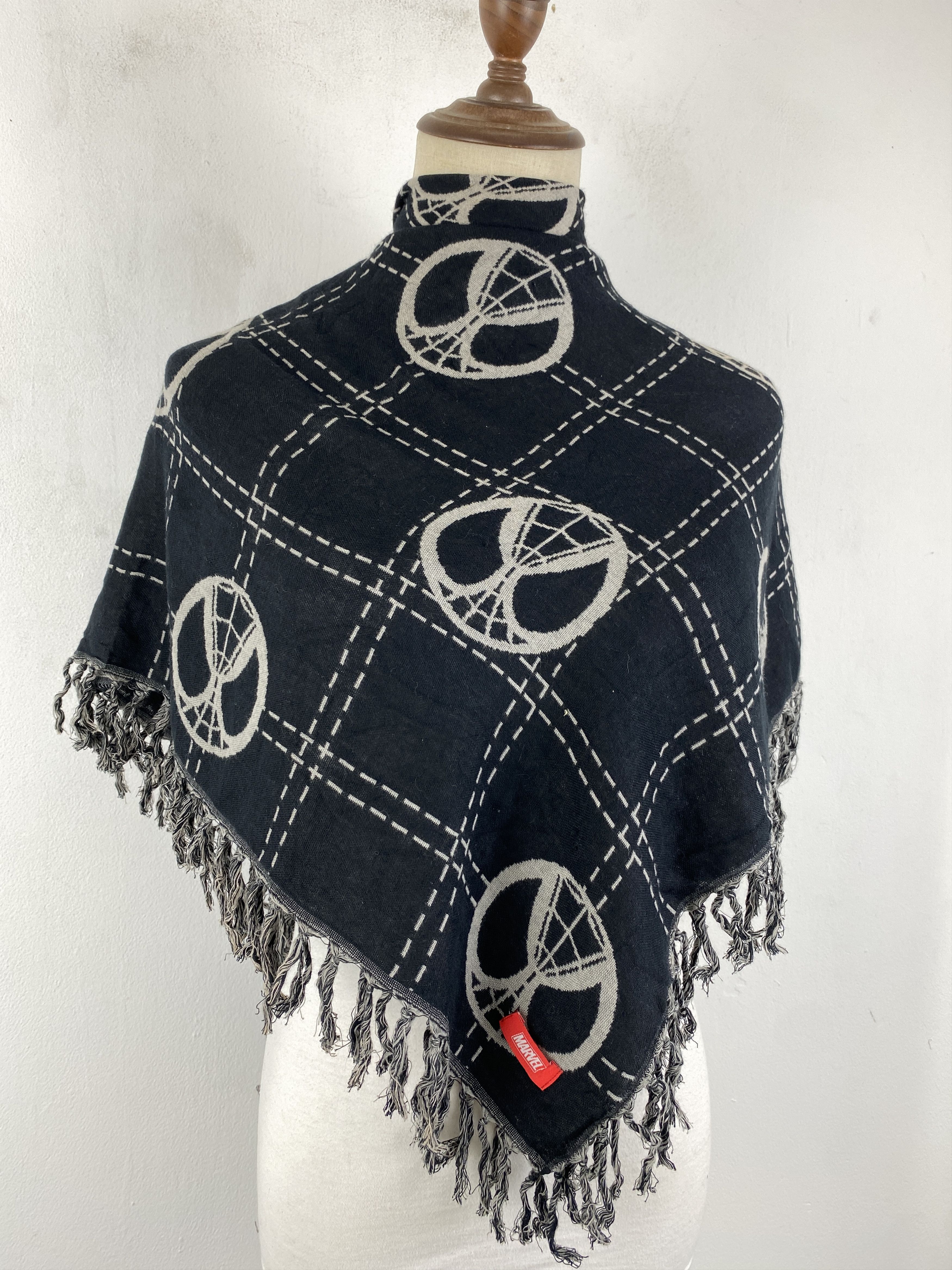 Marvel Comics × Vintage Marvel Wool Scarf Shawl Babushka head Scarf SN0032 Size ONE SIZE - 2 Thumbnail