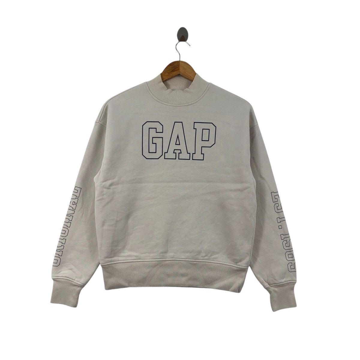 Gap Vintage GAP Sweatshirt Big Logo Crewneck Size Xxs Size XXS / US 00 / IT 34 - 1 Thumbnail