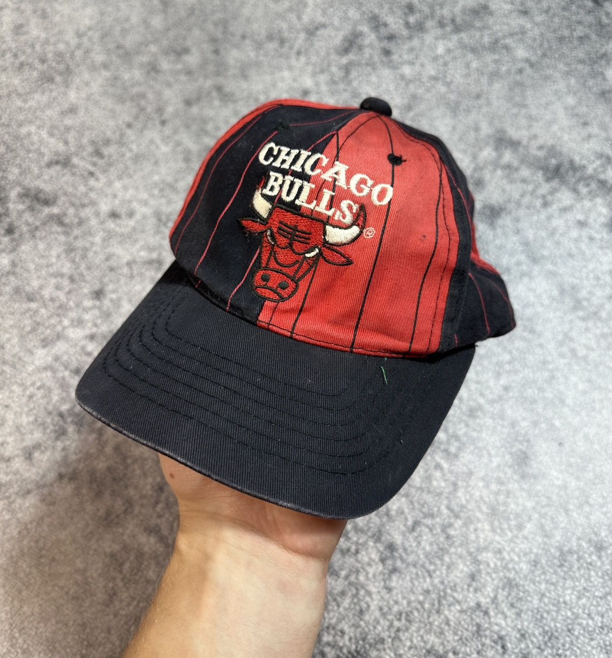 NBA × Vintage Vintage Chicago Bulls Logo Cap NBA Streetwear Rare USA Size ONE SIZE - 1 Thumbnail