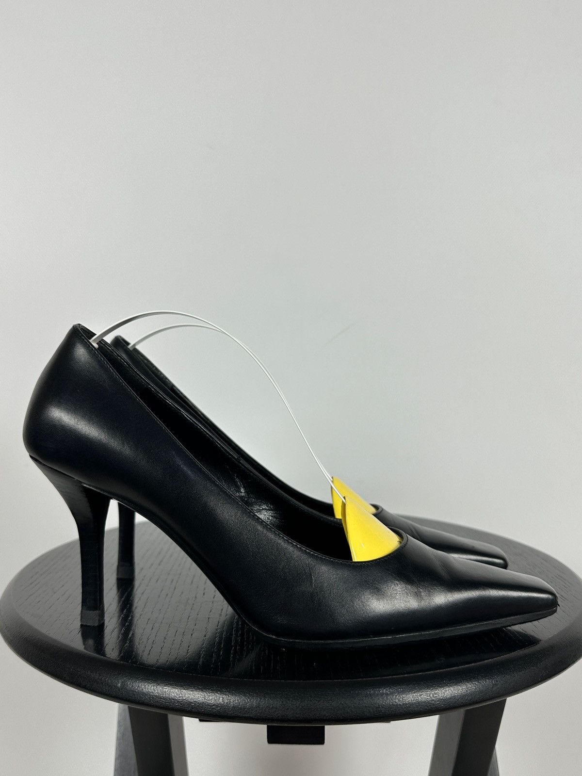 Gucci Vintage Gucci Leather Square Toe Gold Logo Heels Pumps Size US 7 / IT 37 - 7 Thumbnail