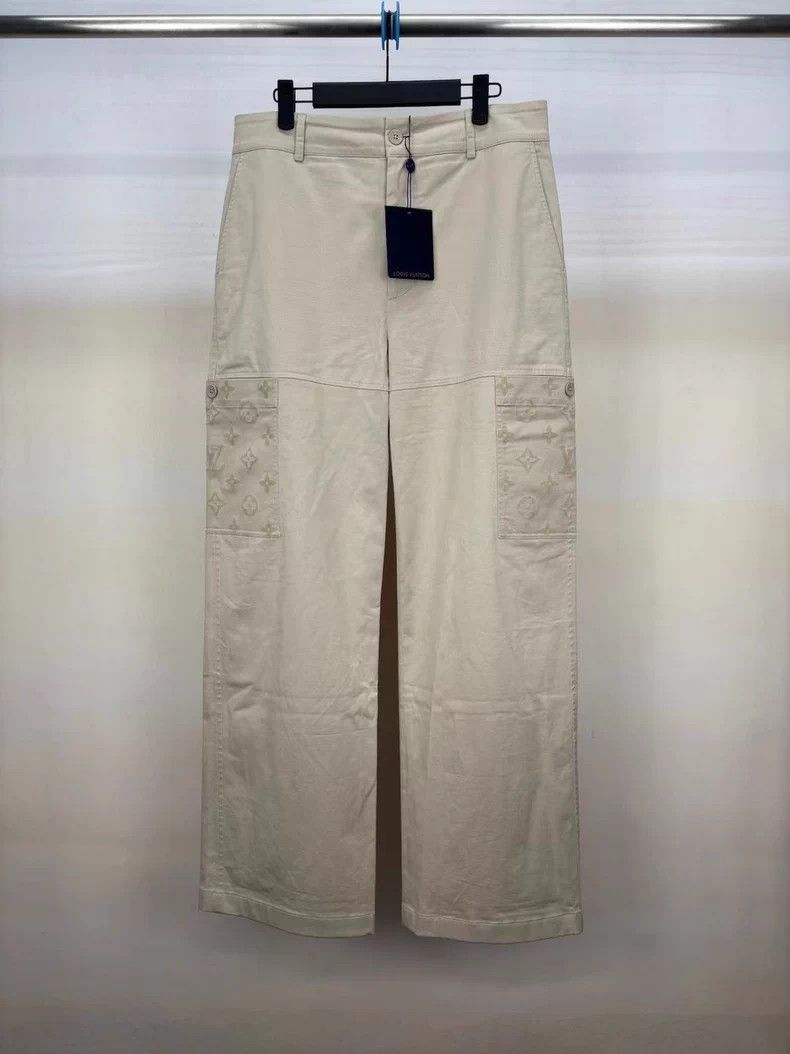Louis Vuitton LOUIS VUITTON size US 50 24 new khaki flocked logo work st Size US 34 / EU 50 - 1 Thumbnail