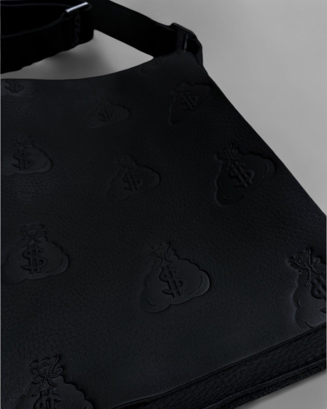 KISS KISS Rock Band Gene Simmons LE MONEY BAG $ Size ONE SIZE - 16 Thumbnail