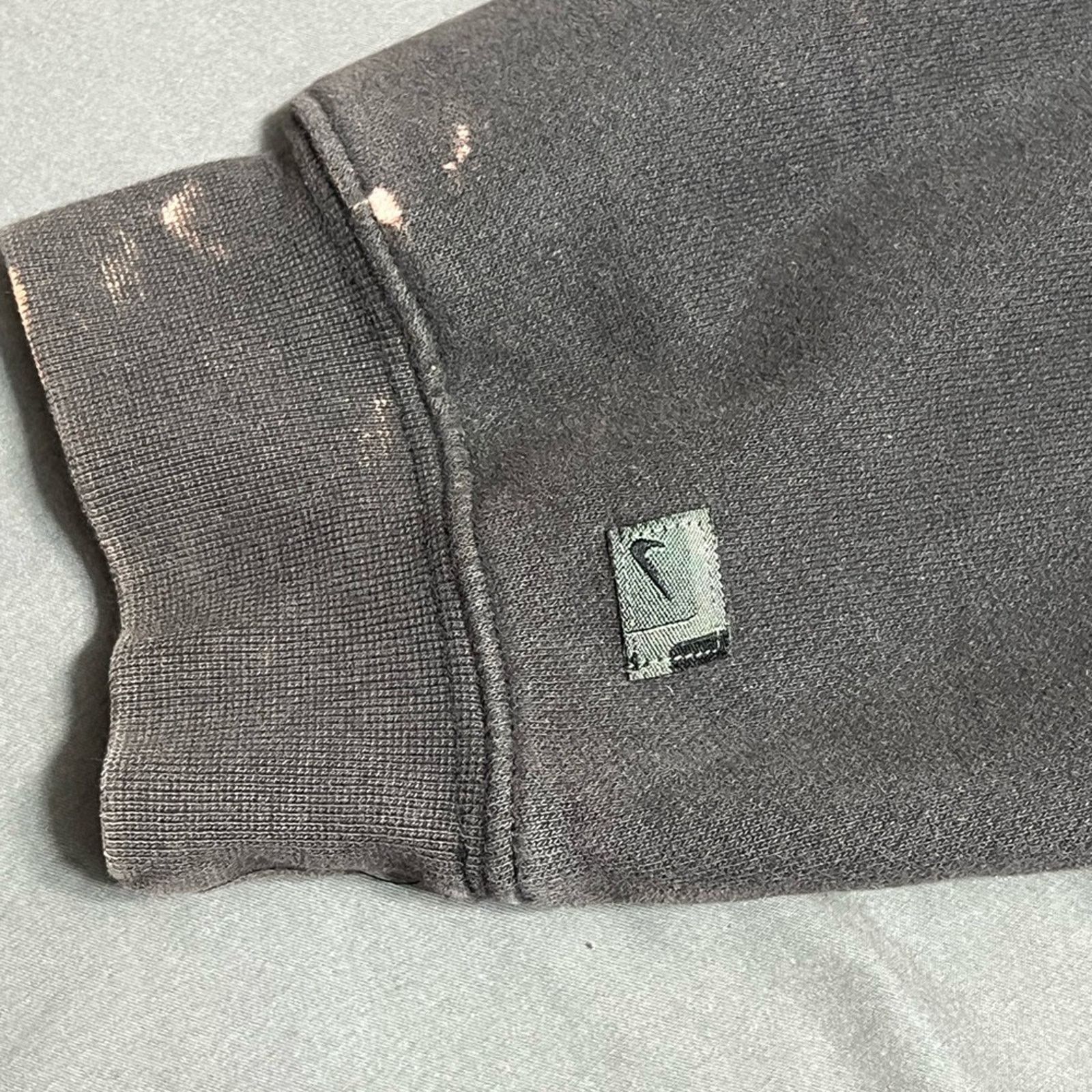 Nike NIKE Spell Out Vintage Y2K Crewneck Sweater Jumper Pullover Size US L / EU 52-54 / 3 - 9 Thumbnail
