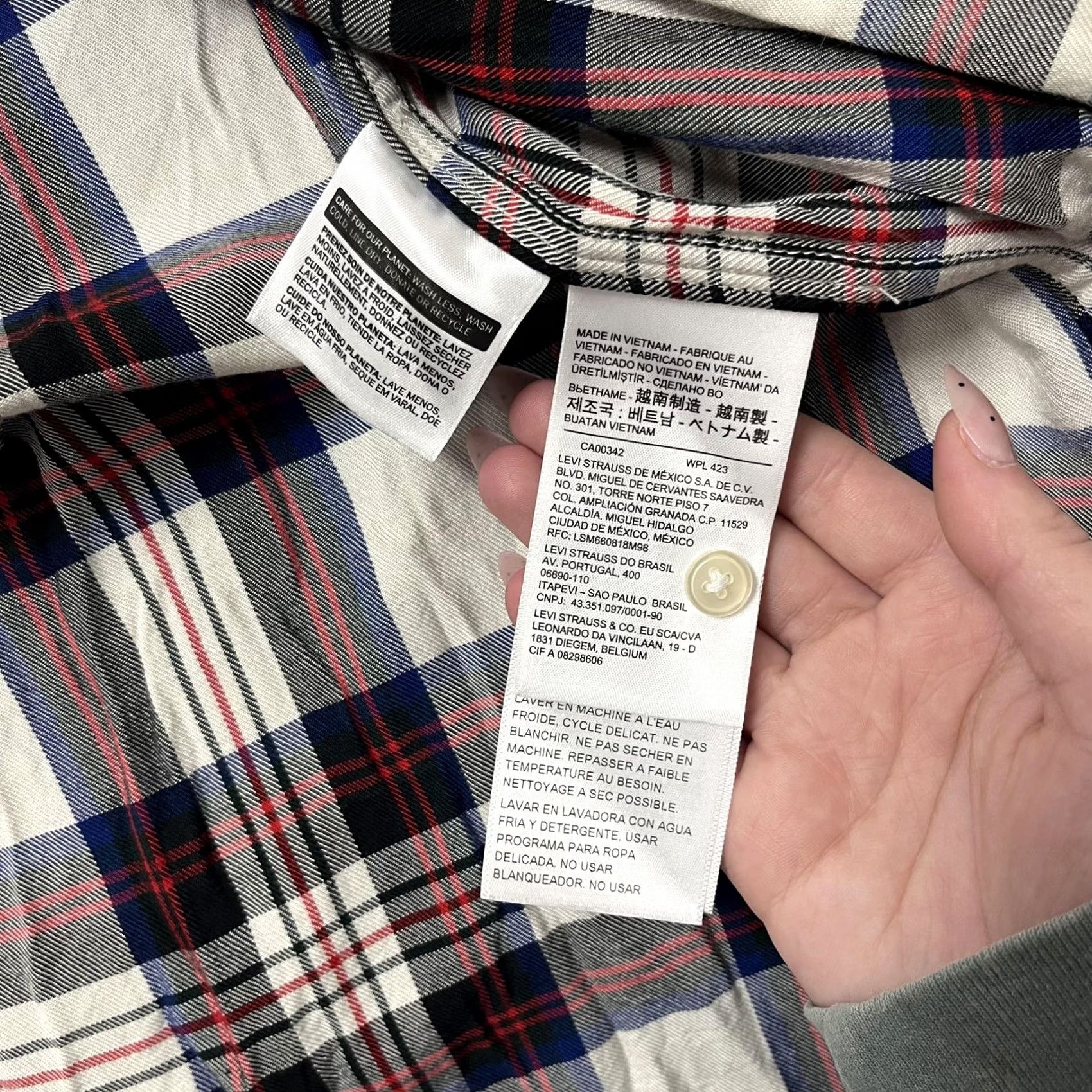 Levi's Levi's Shirt Mens XL Multicolor Plaid Long Sleeve Button Up Western Rayon Size US XL / EU 56 / 4 - 5 Thumbnail