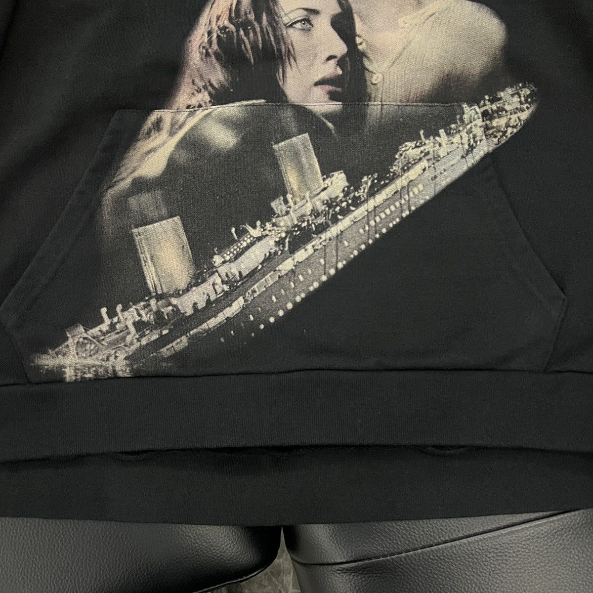 Vetements Vetements SS16 OG “Titanic” Hoodie Size US M / EU 48-50 / 2 - 11 Thumbnail