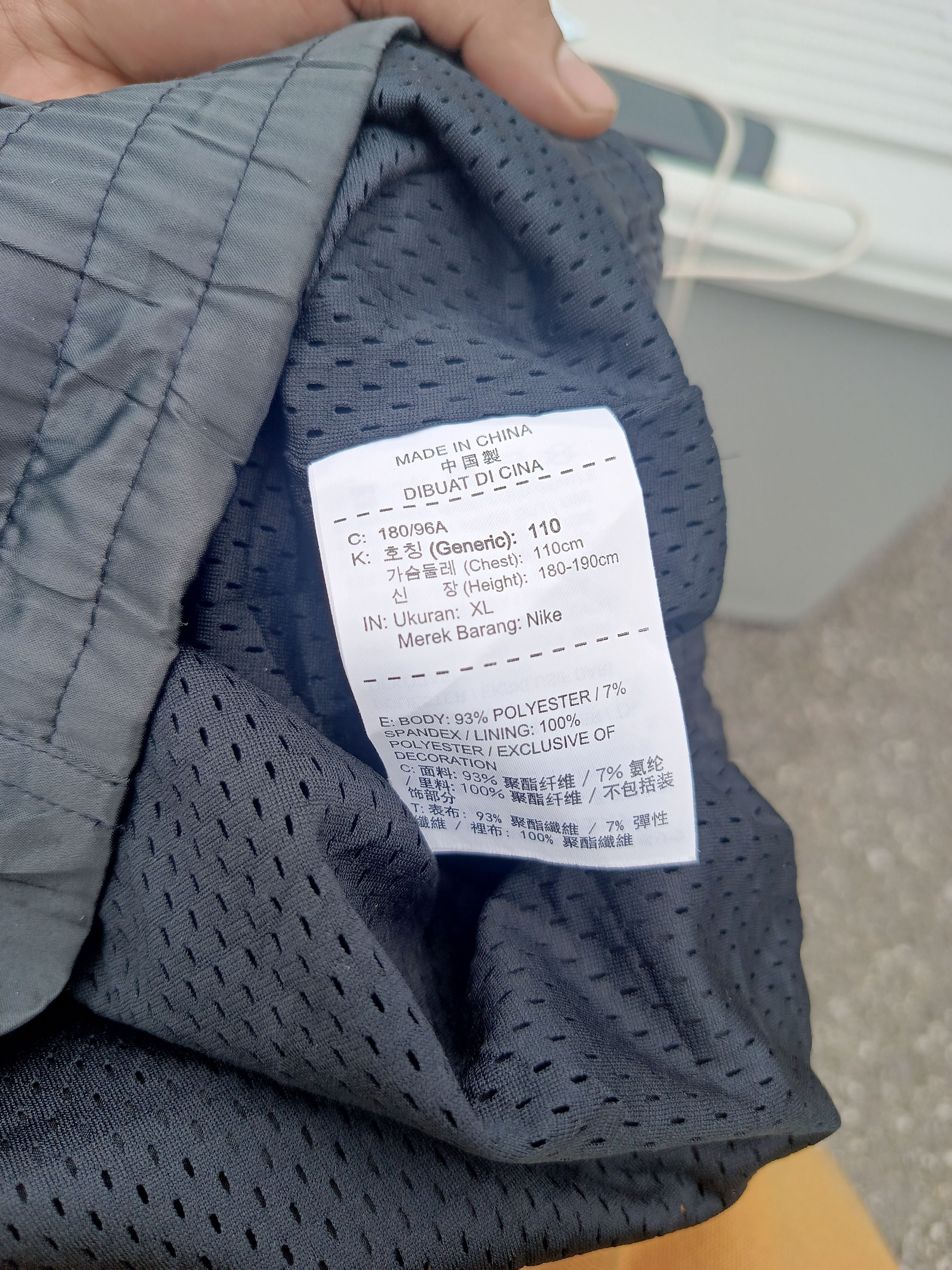 Jordan Brand Jordan Sportswear AJ 5 Satin Jacket in the "Black/Gym Red Size US XL / EU 56 / 4 - 7 Thumbnail