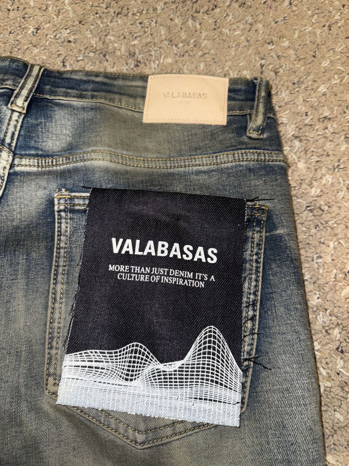 Valabasas "ADAPT" VINTAGE V LT.BLUE STACKED FLARE JEAN Size US 34 / EU 50 - 4 Thumbnail