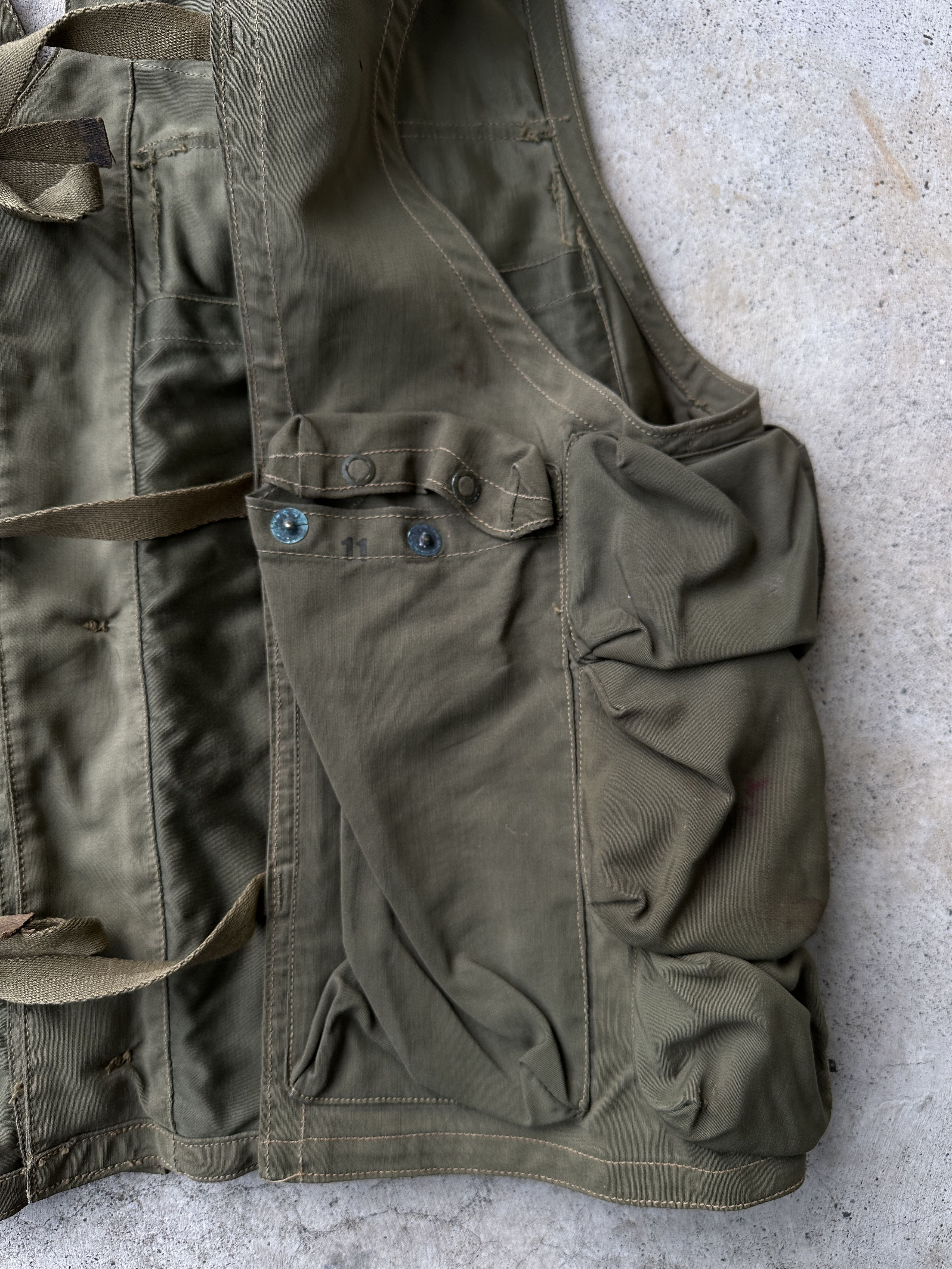 Vintage USAF Tactical C-1 Survival War trashed military army vest Size US M / EU 48-50 / 2 - 13 Thumbnail