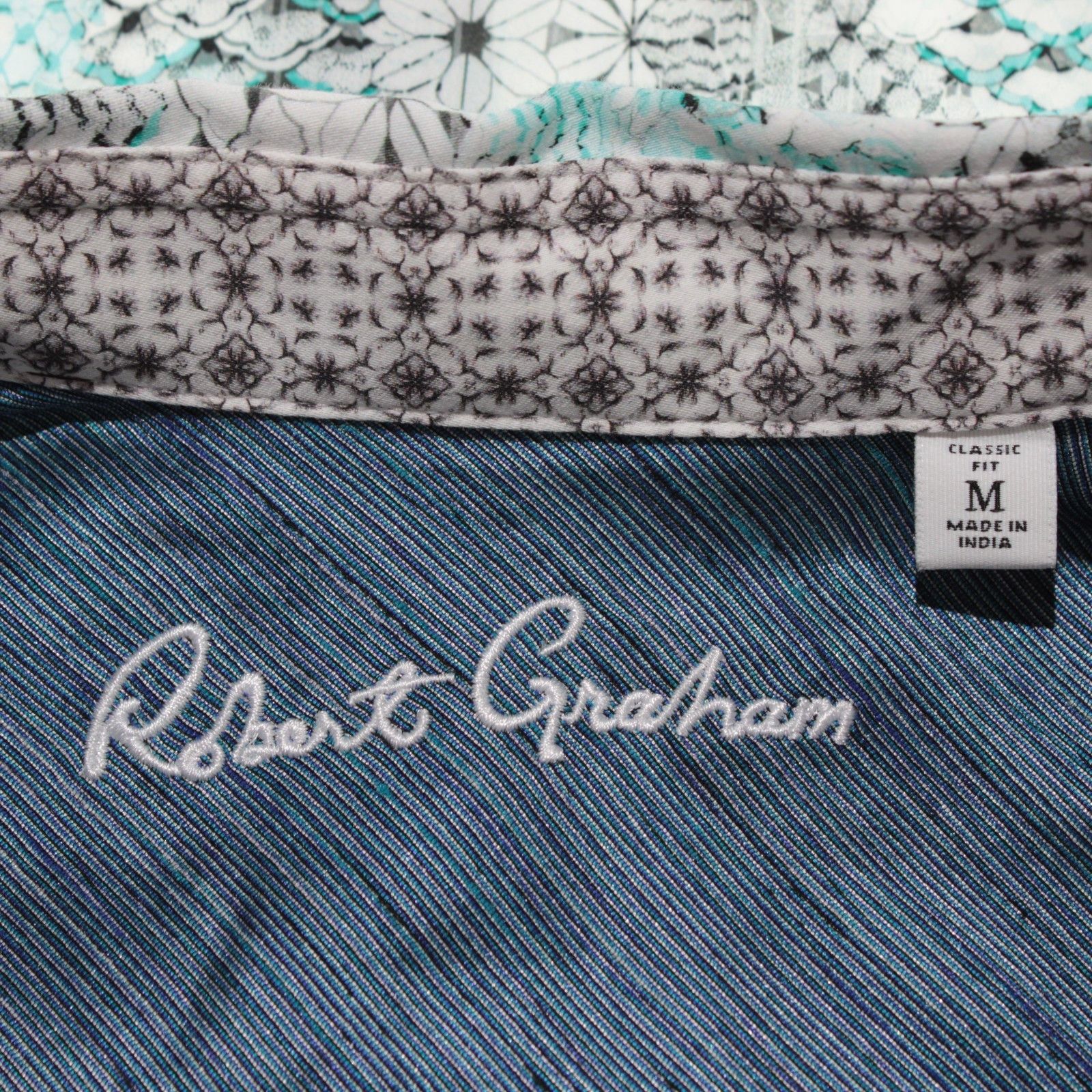 Robert Graham Robert Graham New with tags Shirt Size M US In White Size US M / EU 48-50 / 2 - 2 Thumbnail