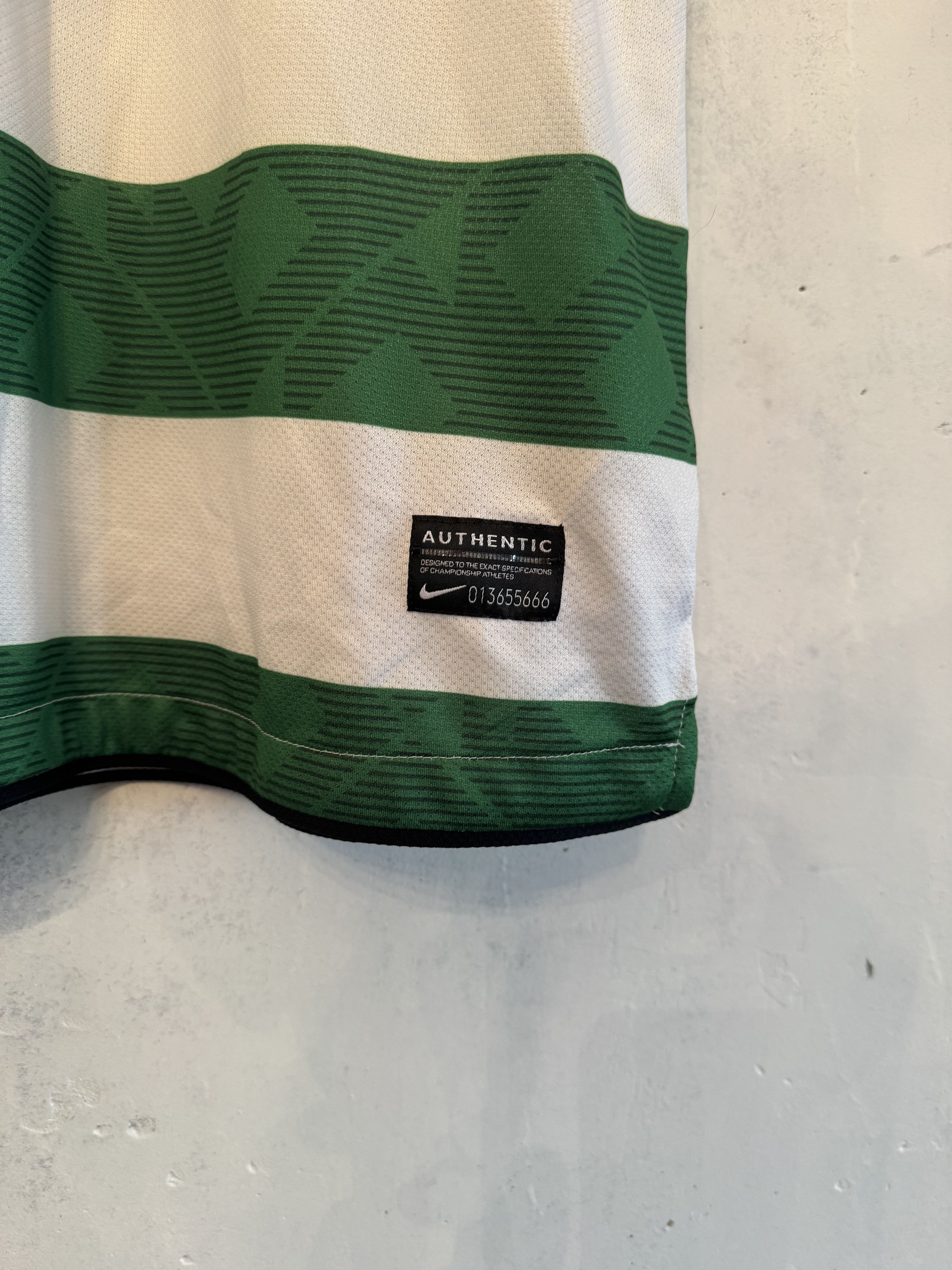 Nike Celtic 2010 2012 Nike Home Football Soccer Jersey Shirt Size US XL / EU 56 / 4 - 4 Thumbnail