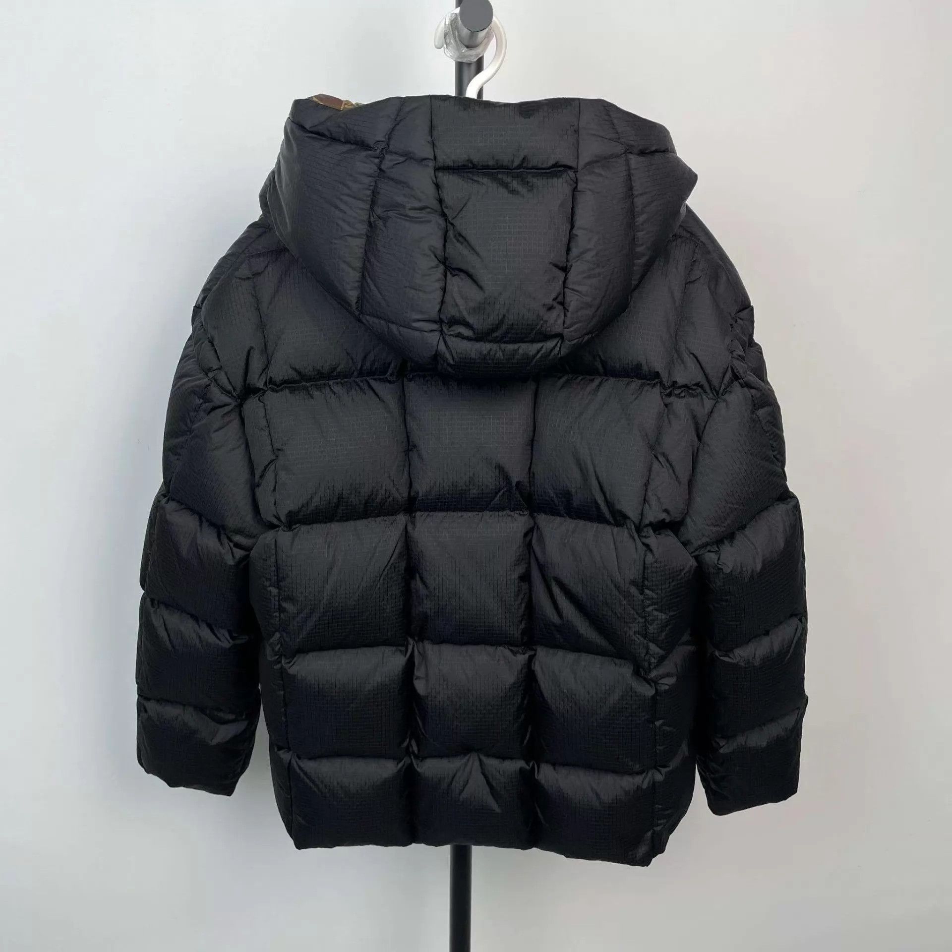 Louis Vuitton LV down jkt blk brn colorblocked all-over logo 34 Size XS / US 0-2 / IT 36-38 - 2 Thumbnail