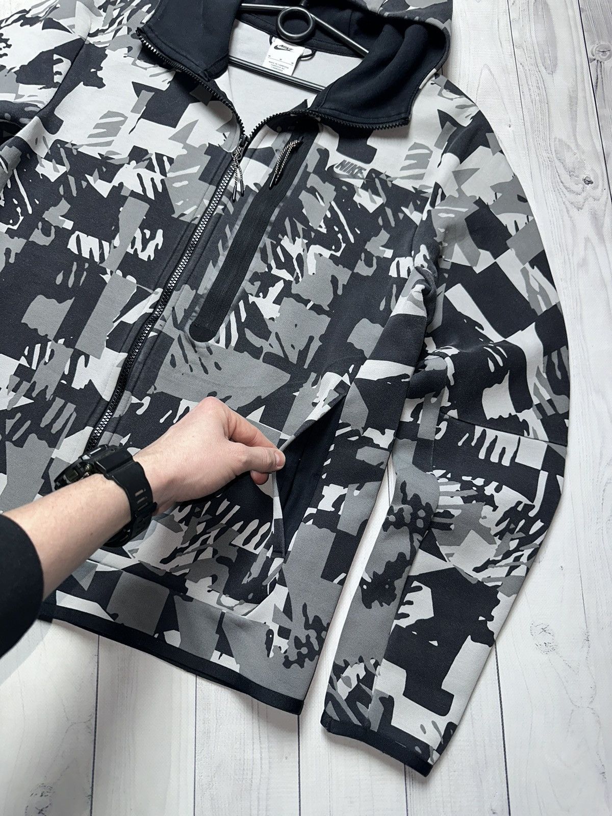 Nike Nike tech fleece camo zip hoodie rare size M Size US M / EU 48-50 / 2 - 2 Thumbnail