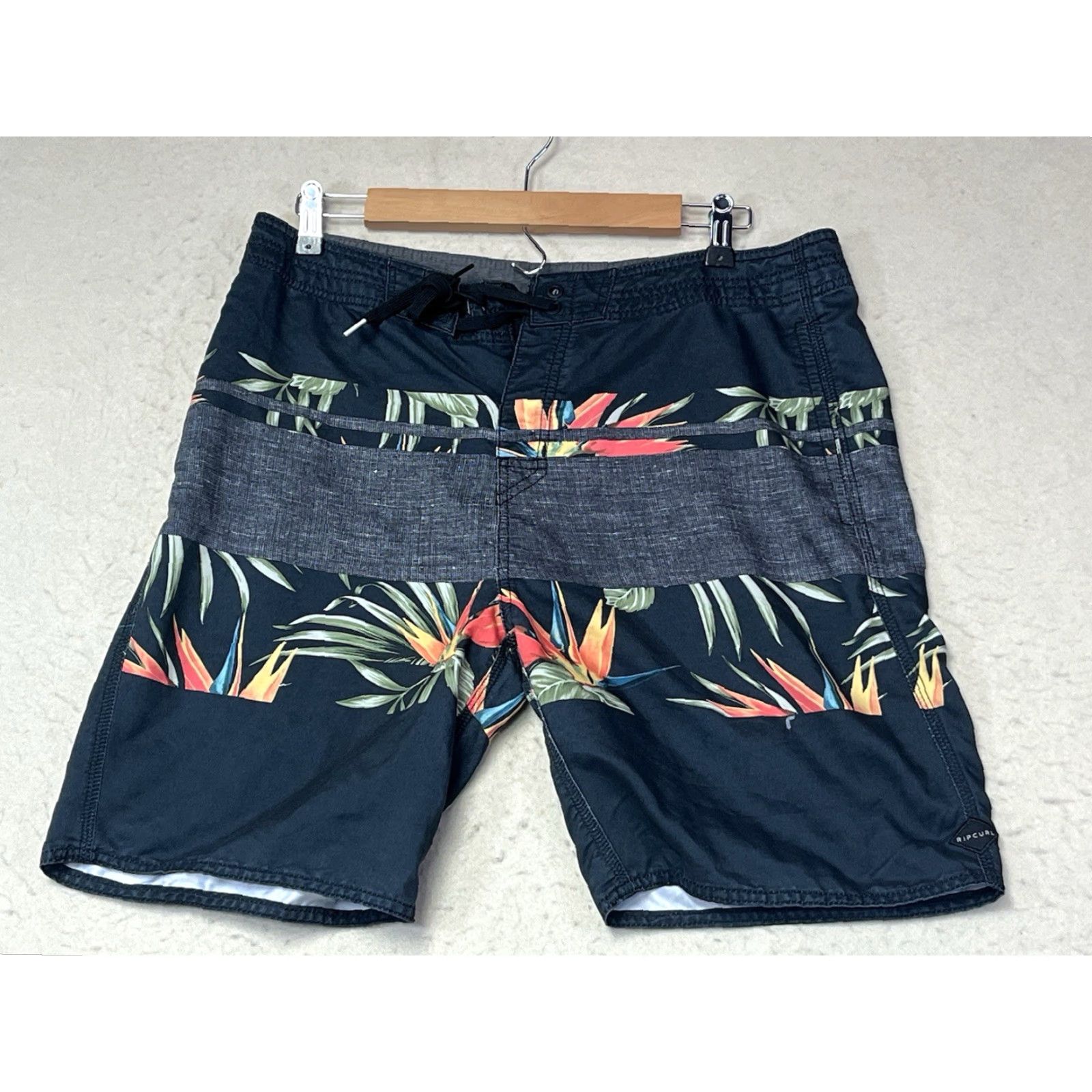 Rip Curl RIP CURL Swim Shorts Black Mens 32 Drawstring Elastic Waist Pockets Floral Beach Above-the-Knee Swim Bottom Men Size US 32 / EU 48 - 2 Thumbnail