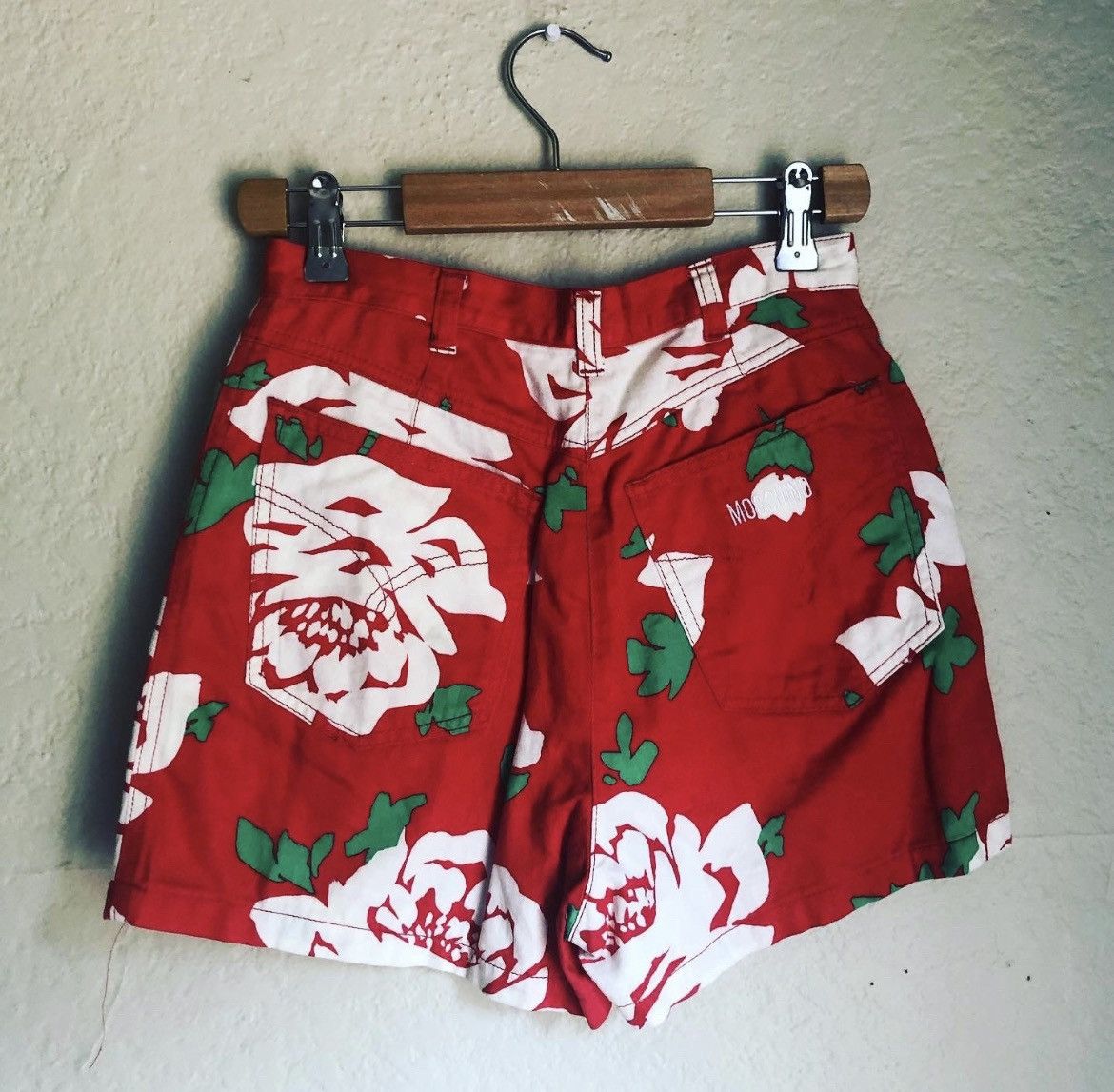 Moschino × Vintage Vintage Moschino Shorts Size 26" / US 2 / IT 38 - 1 Thumbnail