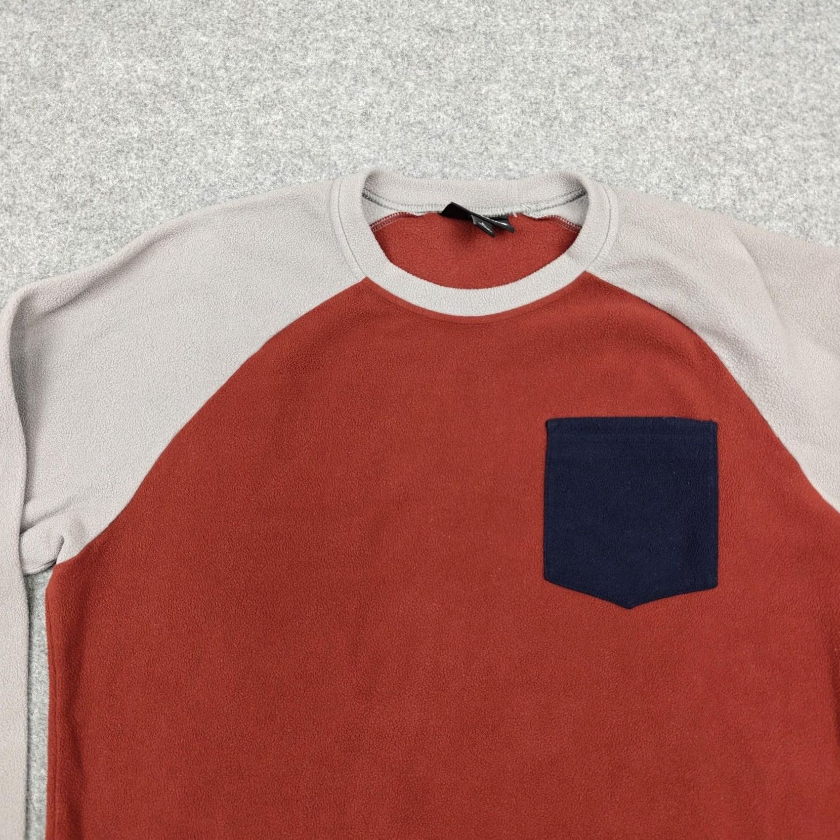Patagonia Patagonia Sweatshirt Mens L Orange Fleece Crewneck Chest Pocket Raglan Size US L / EU 52-54 / 3 - 2 Thumbnail