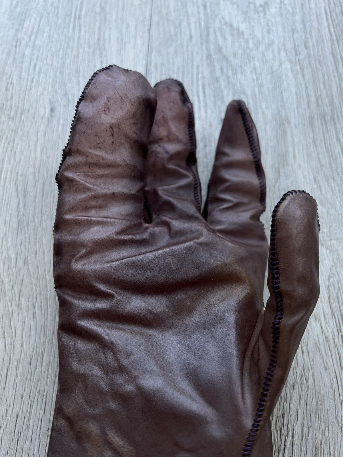 Boris Bidjan Saberi Boris Bidjan Saberi 8 Finger Gloves Transparent Horse Leathe Size ONE SIZE - 4 Thumbnail