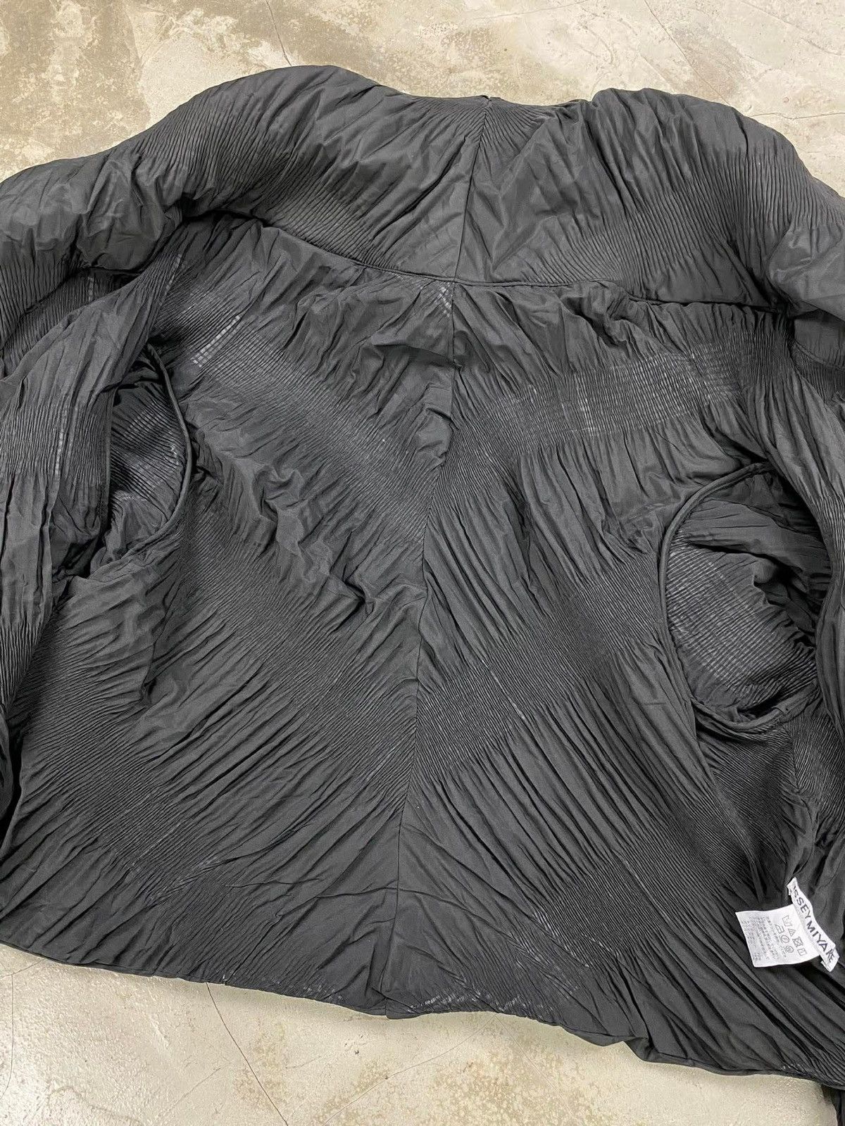 Issey Miyake Issey Miyake Puffer Pleated Waves Coat Size US M / EU 48-50 / 2 - 3 Thumbnail