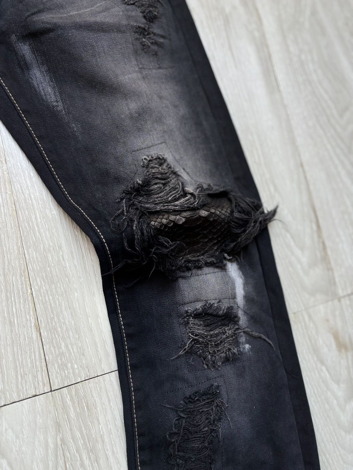 Japanese Brand Distressed flare jeans Size US 28 / EU 44 - 4 Thumbnail