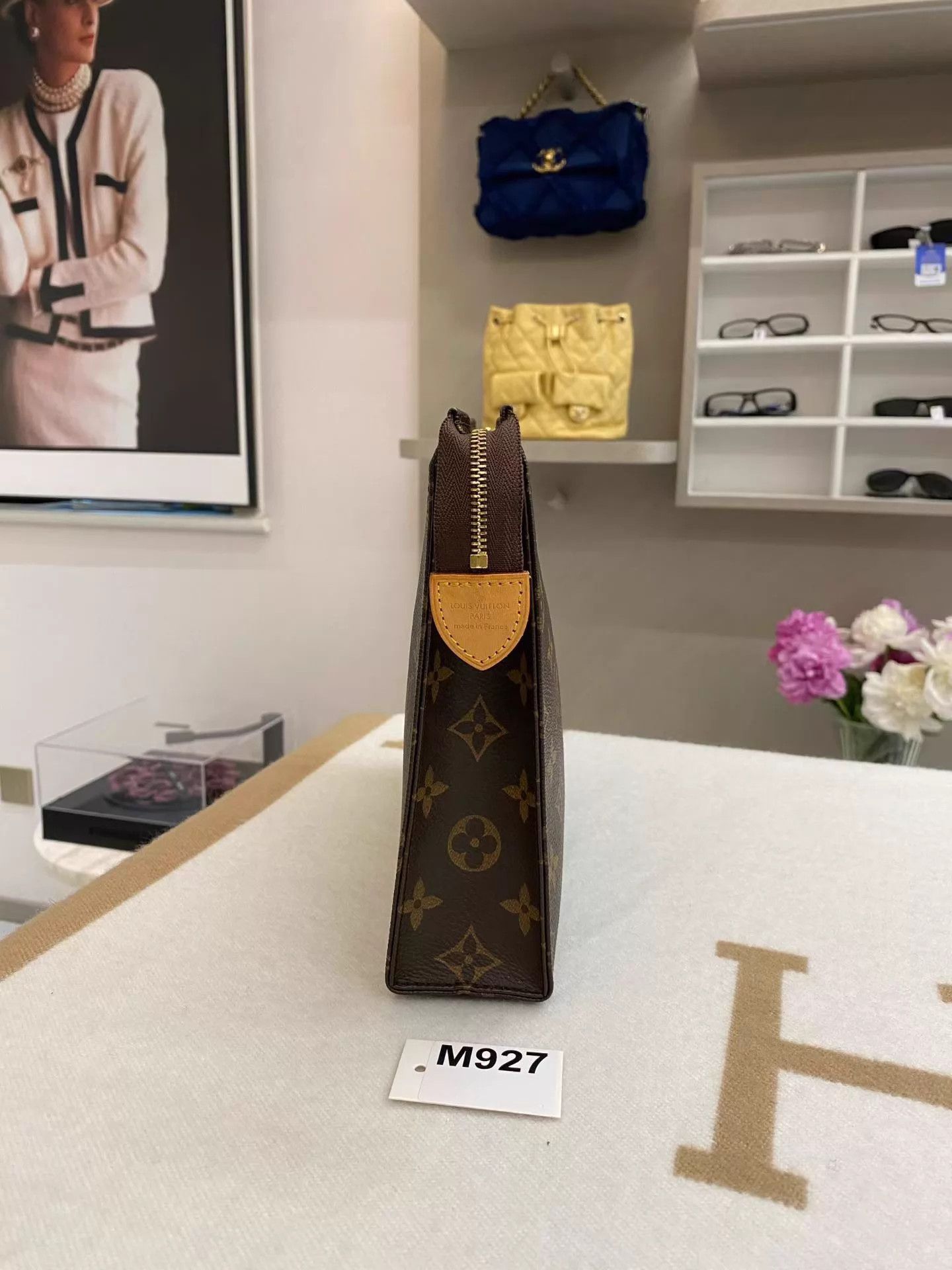 Louis Vuitton LV Monogram 26 Clutches Pouch 16M927 GC 25x20x5.5 Size ONE SIZE - 6 Thumbnail
